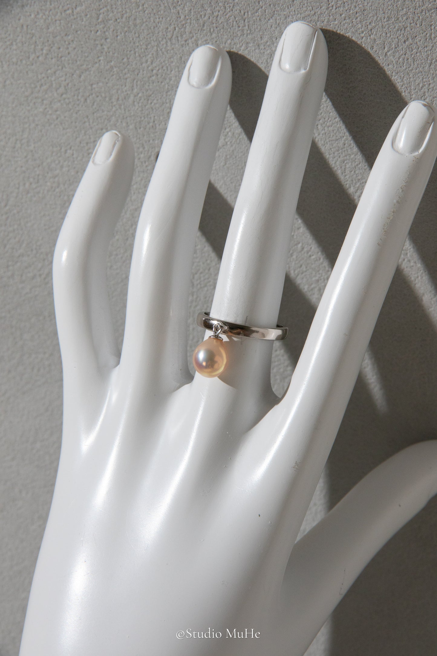 Fantastic rare color drop pearl dancing ring