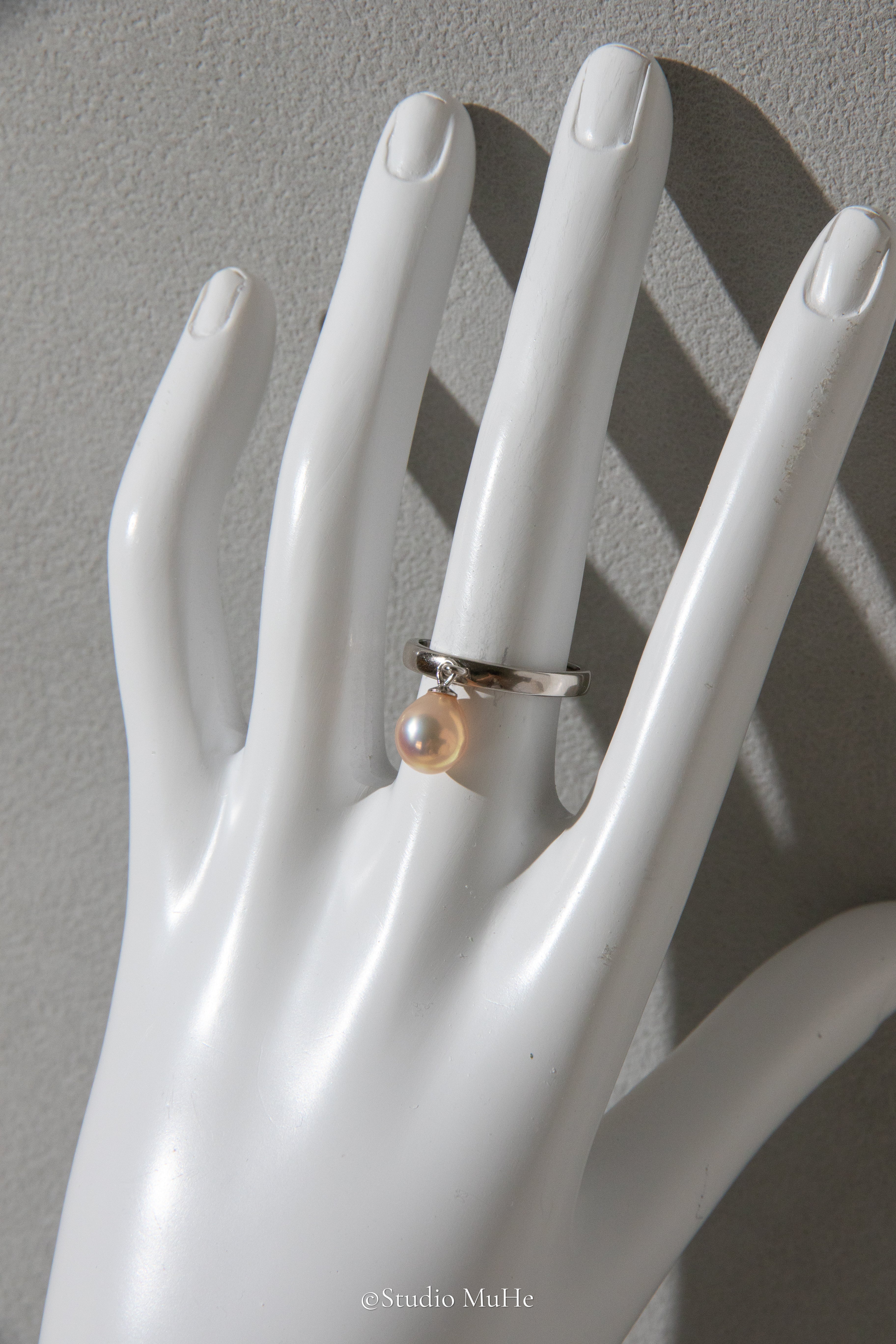 Fantastic rare color drop pearl dancing ring