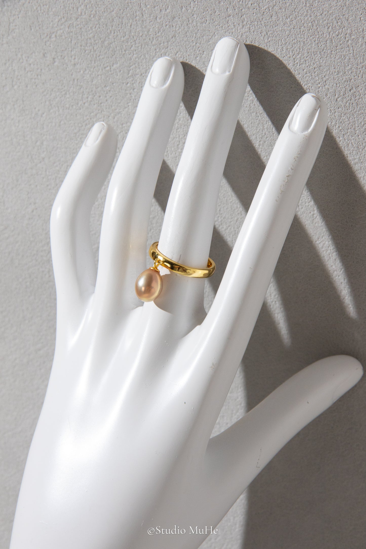 Fantastic rare color drop pearl dancing ring