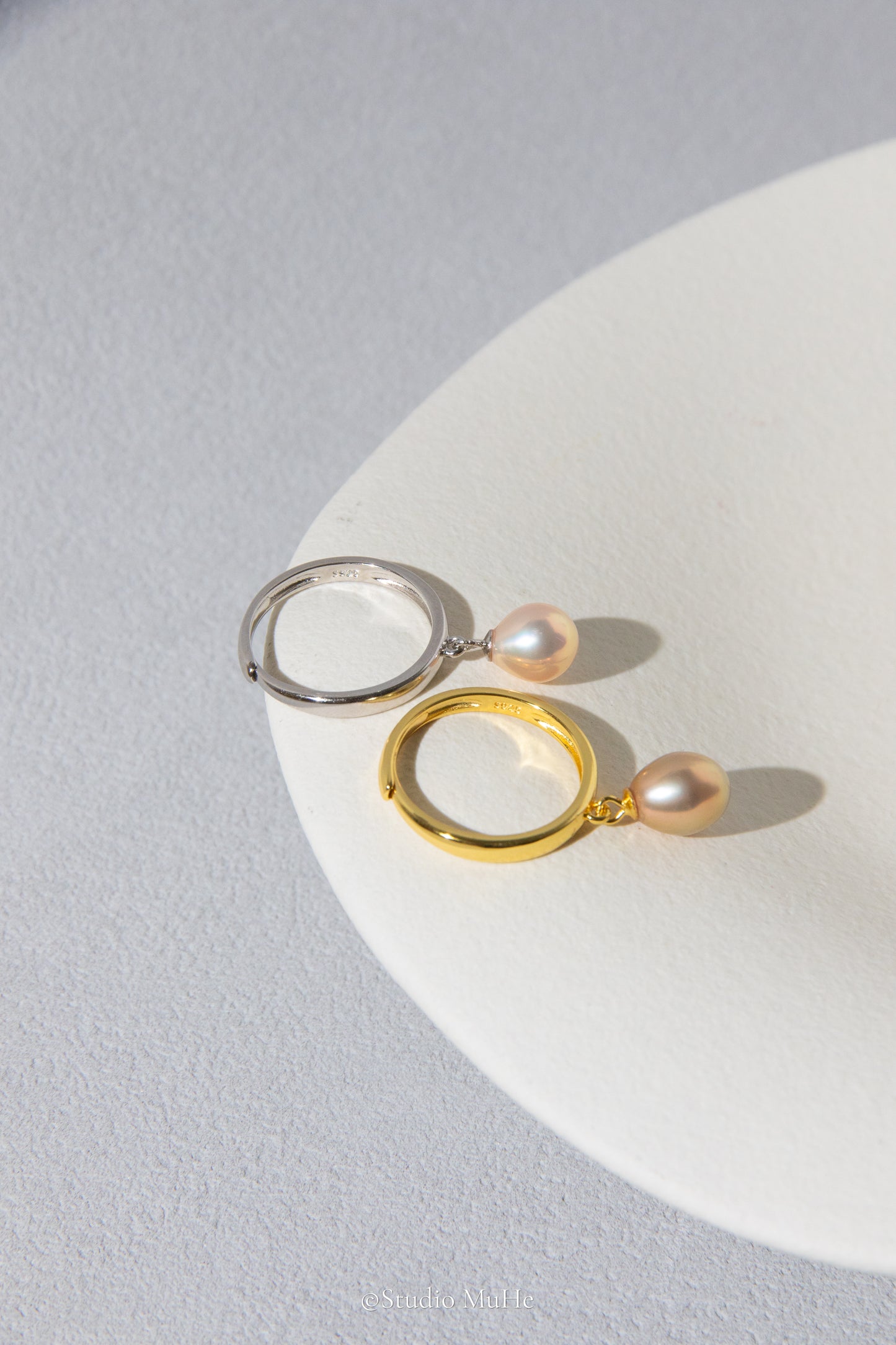 Fantastic rare color drop pearl dancing ring