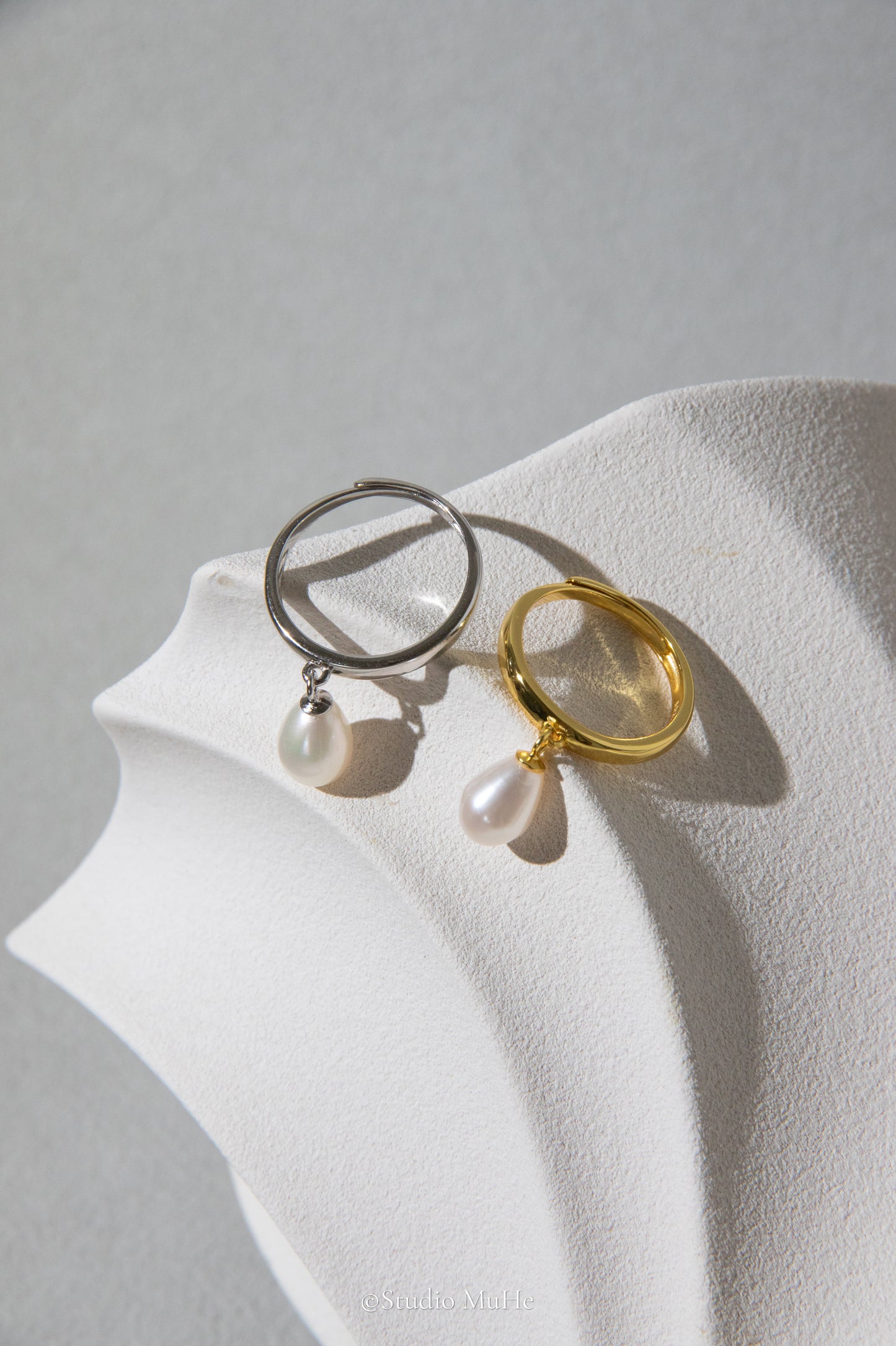 Dancing snow rain-White drop pearl dancing ring