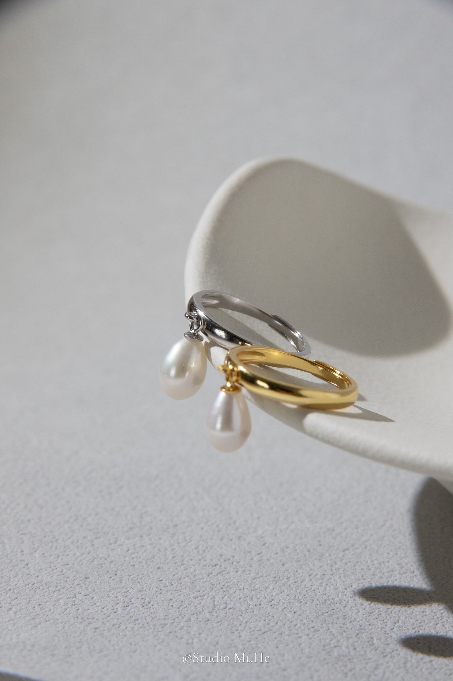 Dancing snow rain-White drop pearl dancing ring