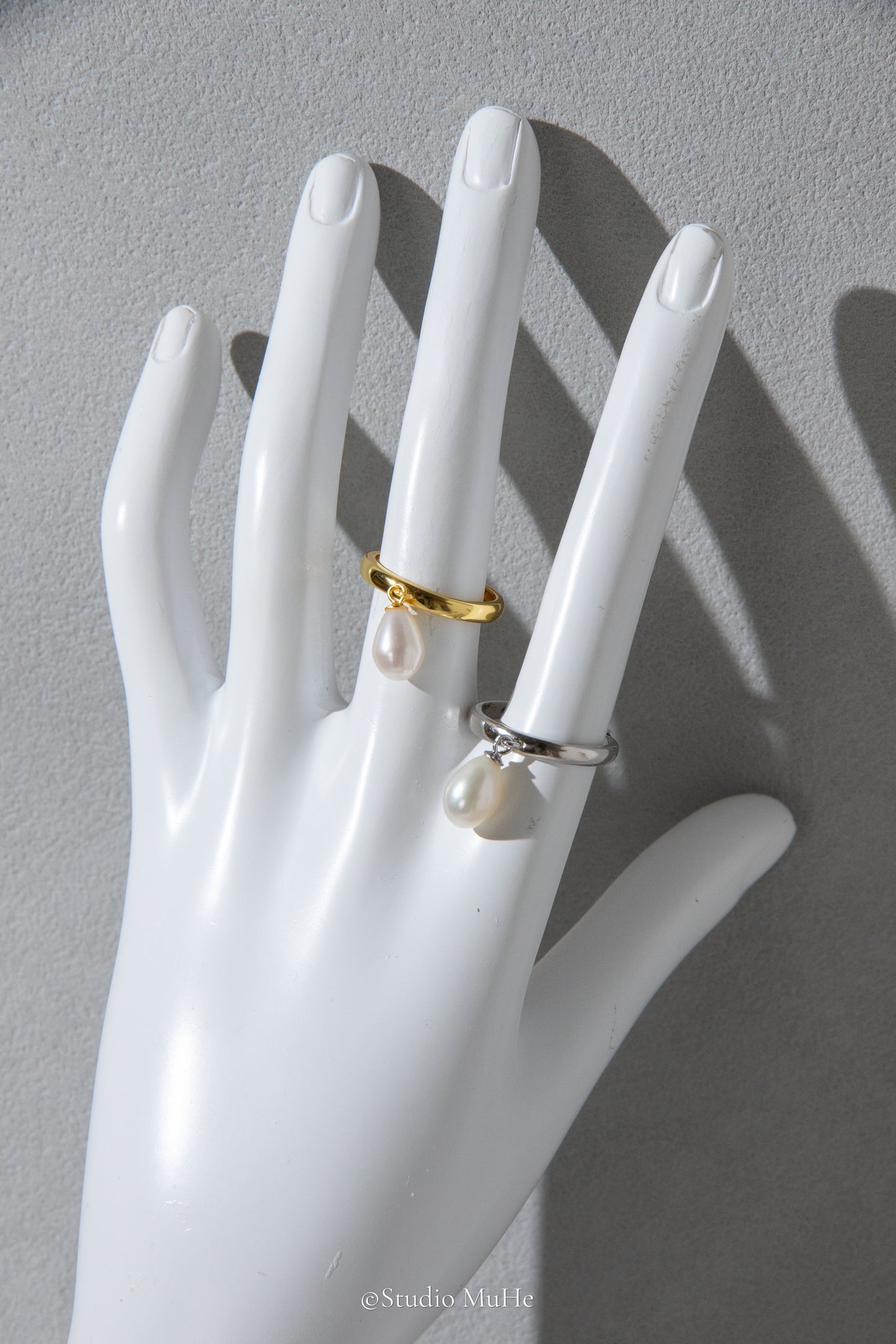 Dancing snow rain-White drop pearl dancing ring