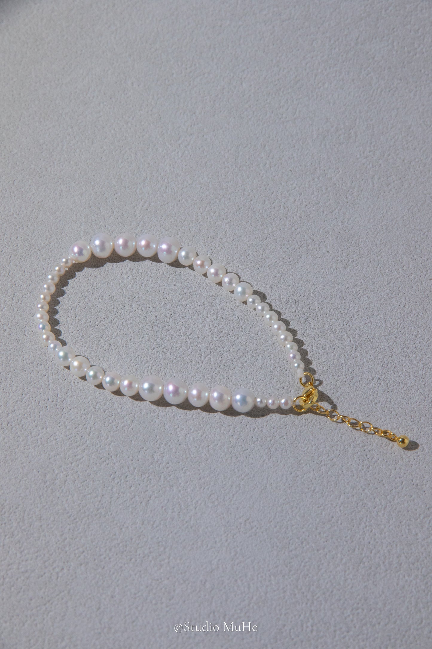 Gradient white pearl bracelet Nr.1