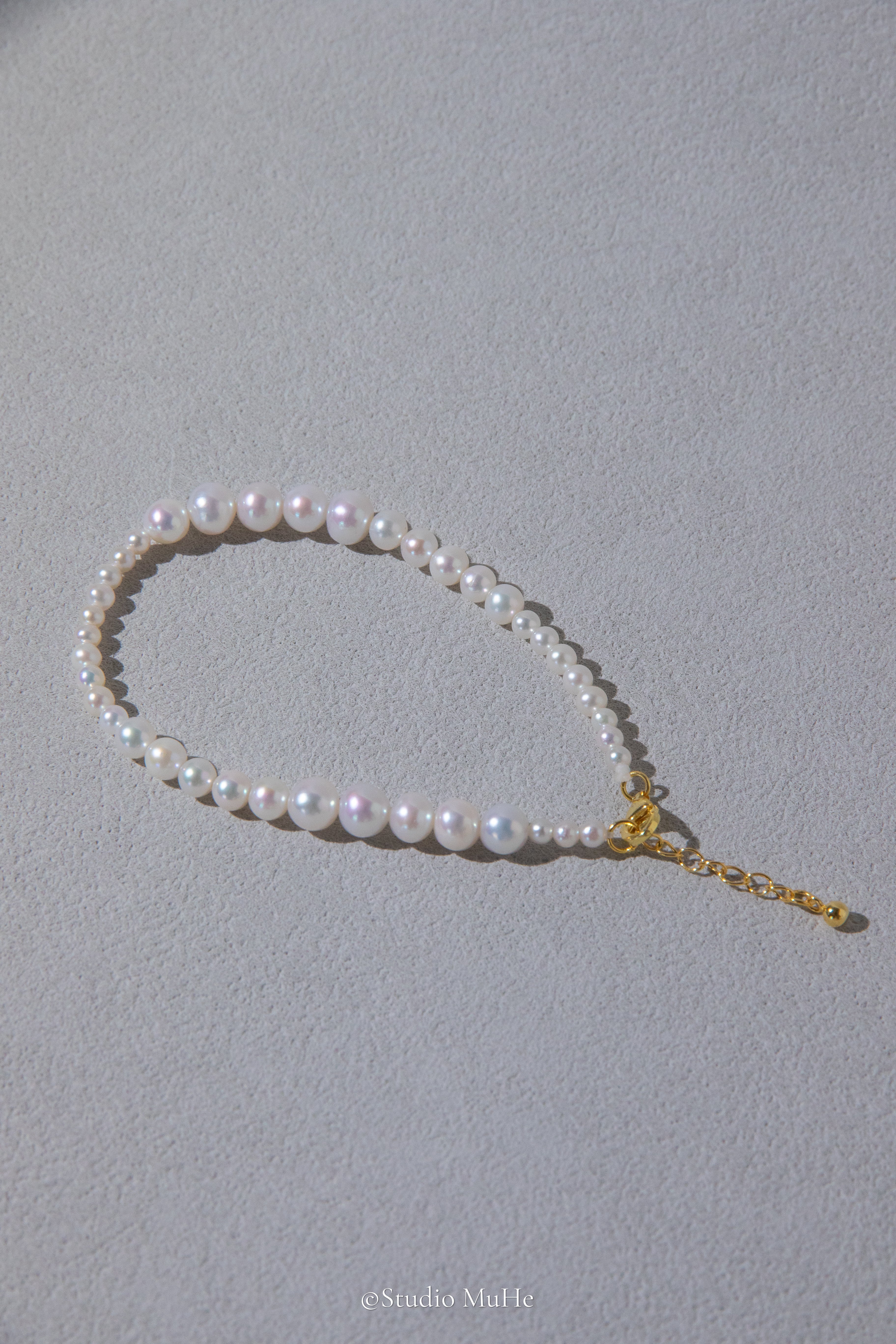 Gradient white pearl bracelet Nr.1