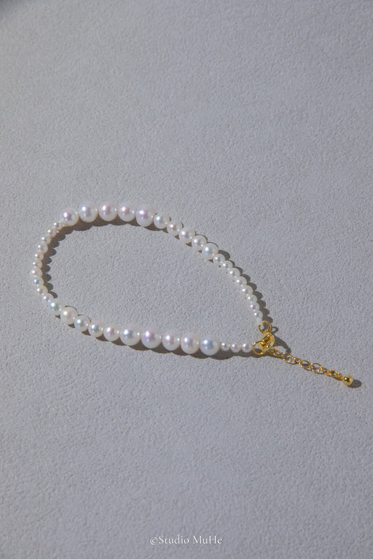 Gradient white pearl bracelet Nr.1