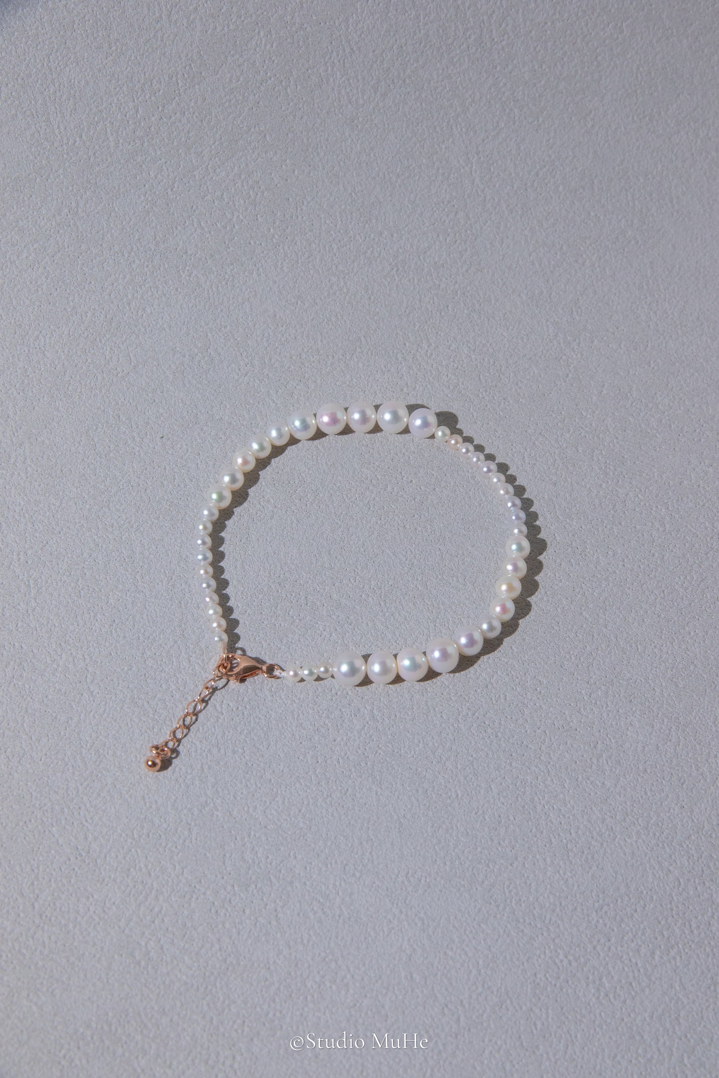 Gradient white pearl bracelet Nr.1