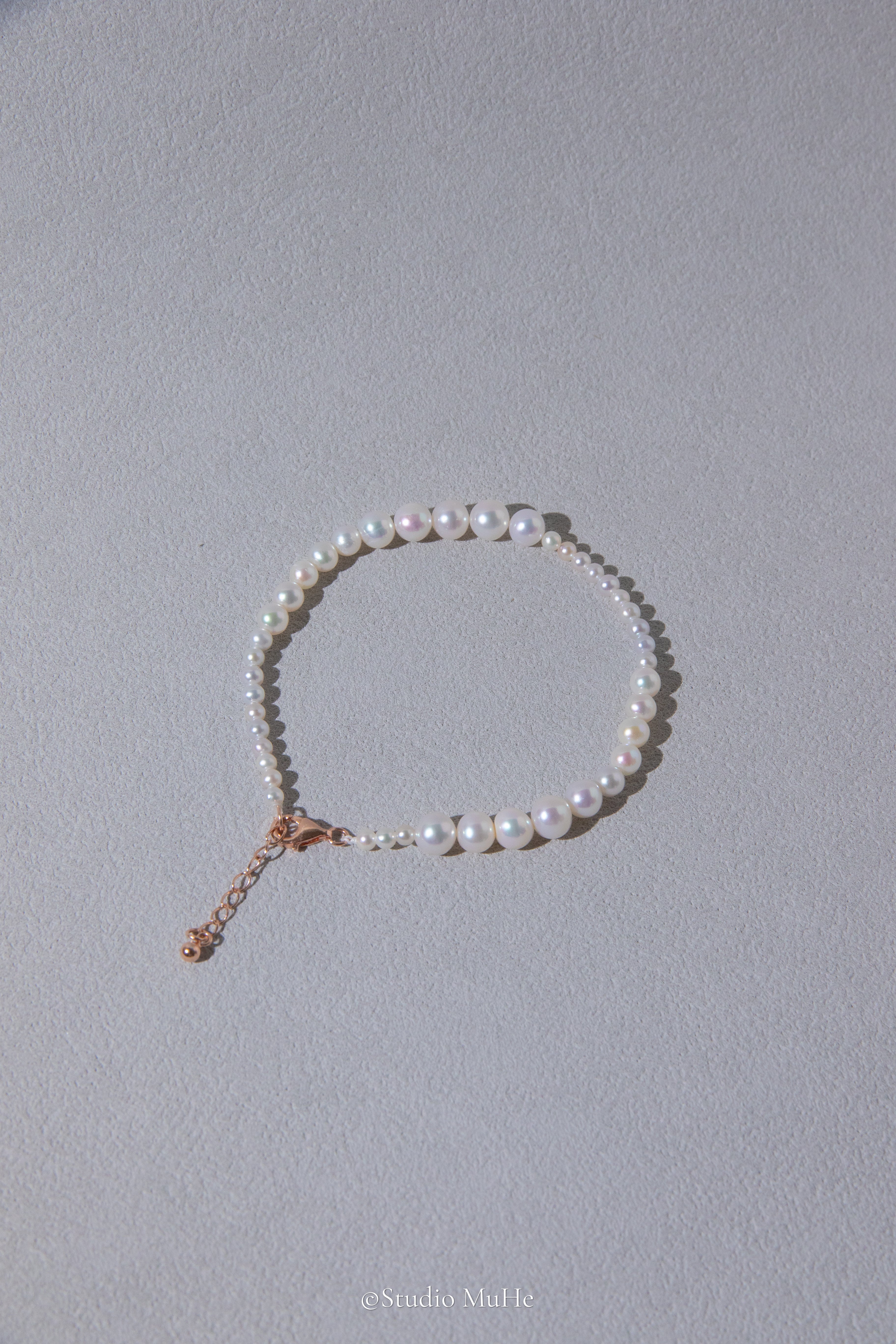 Gradient white pearl bracelet Nr.1