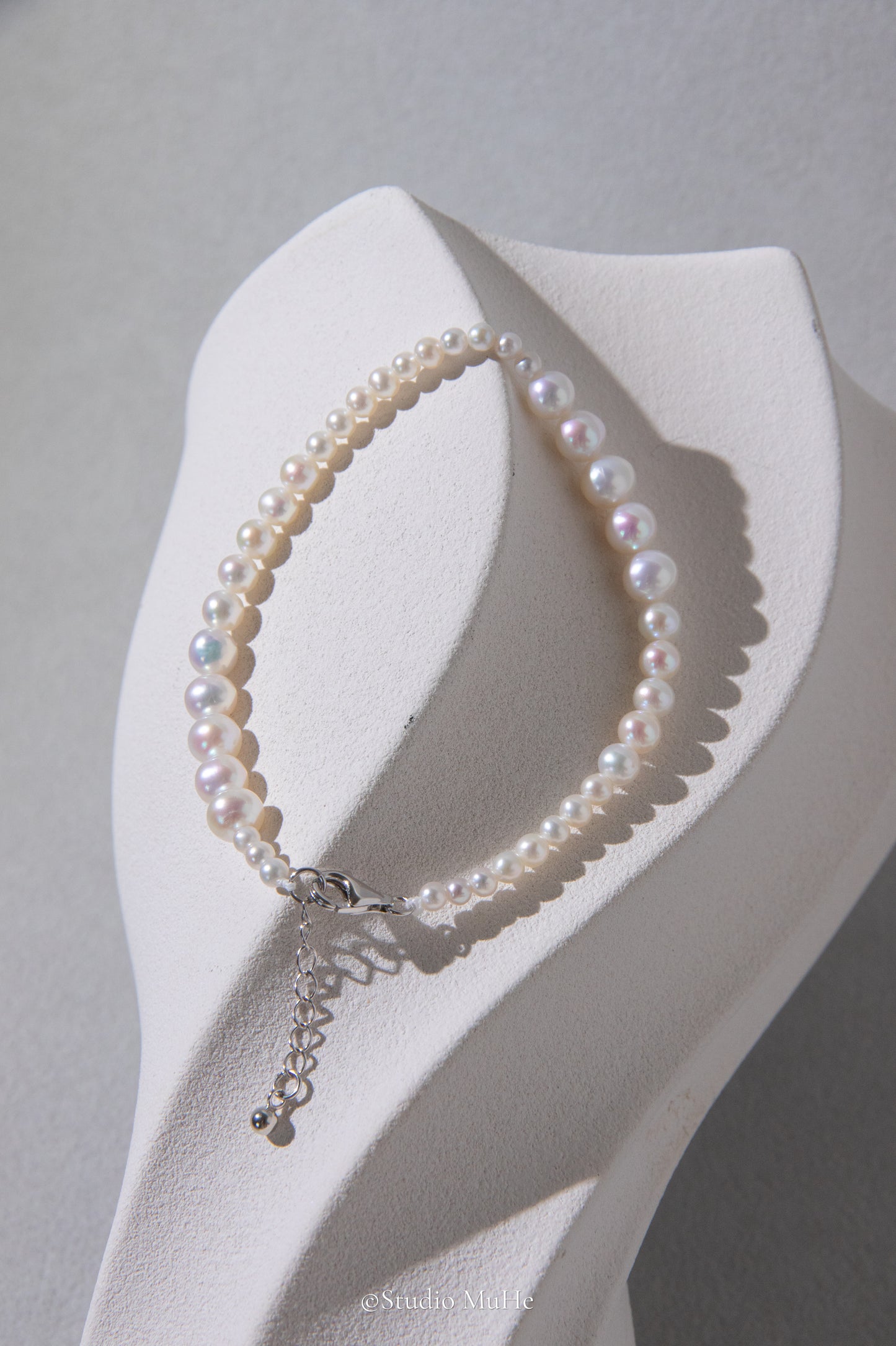 Gradient white pearl bracelet Nr.1