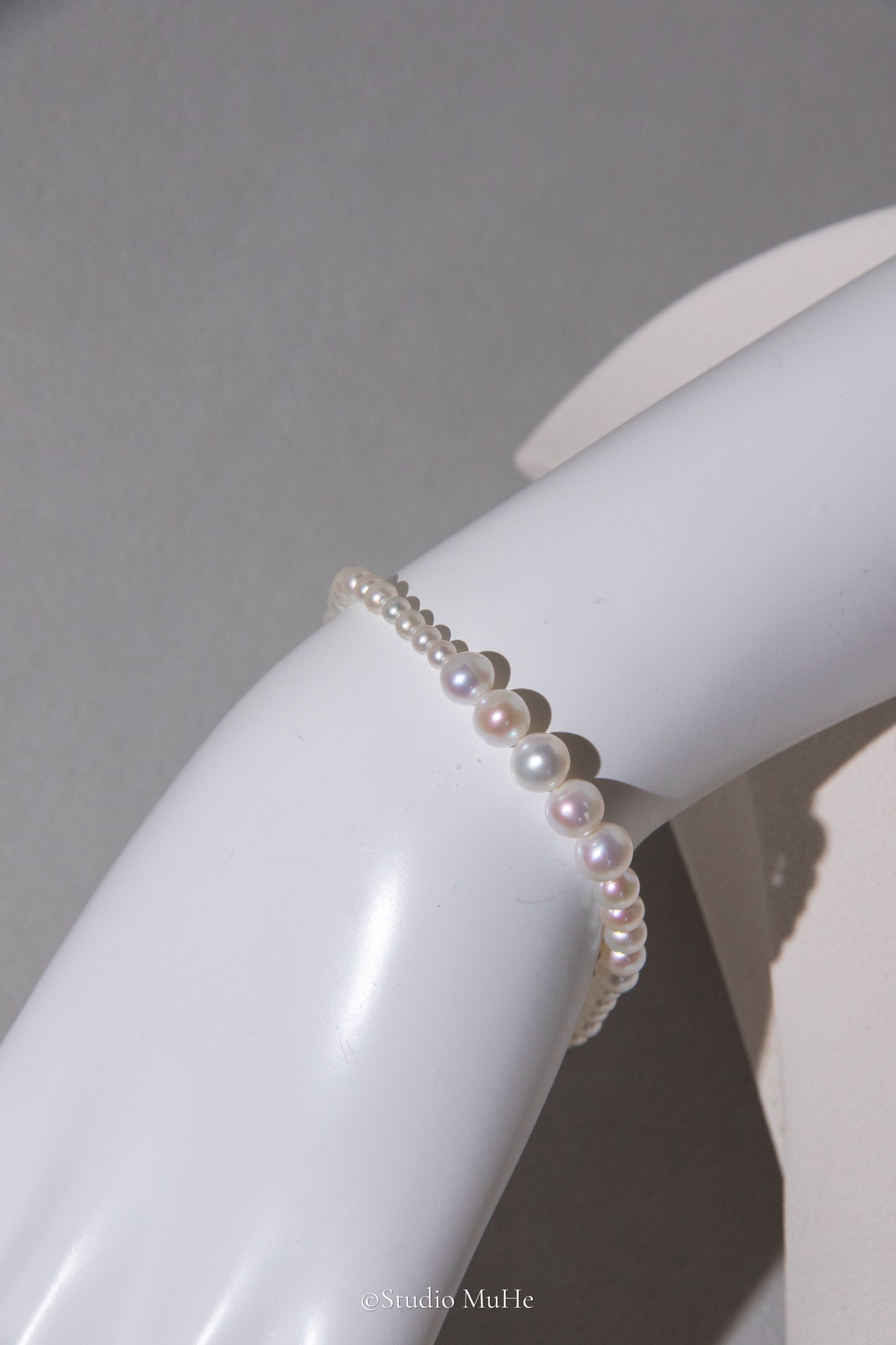 Gradient white pearl bracelet Nr.1