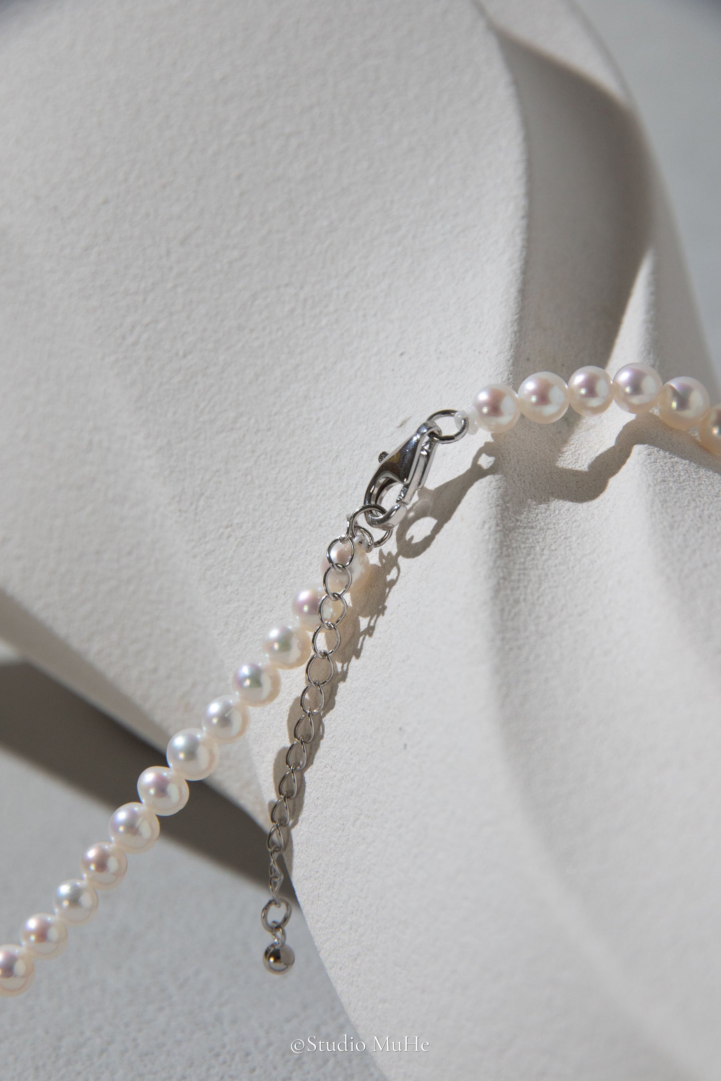 Daily classic- 4.5mm round white freshwater pearl necklace