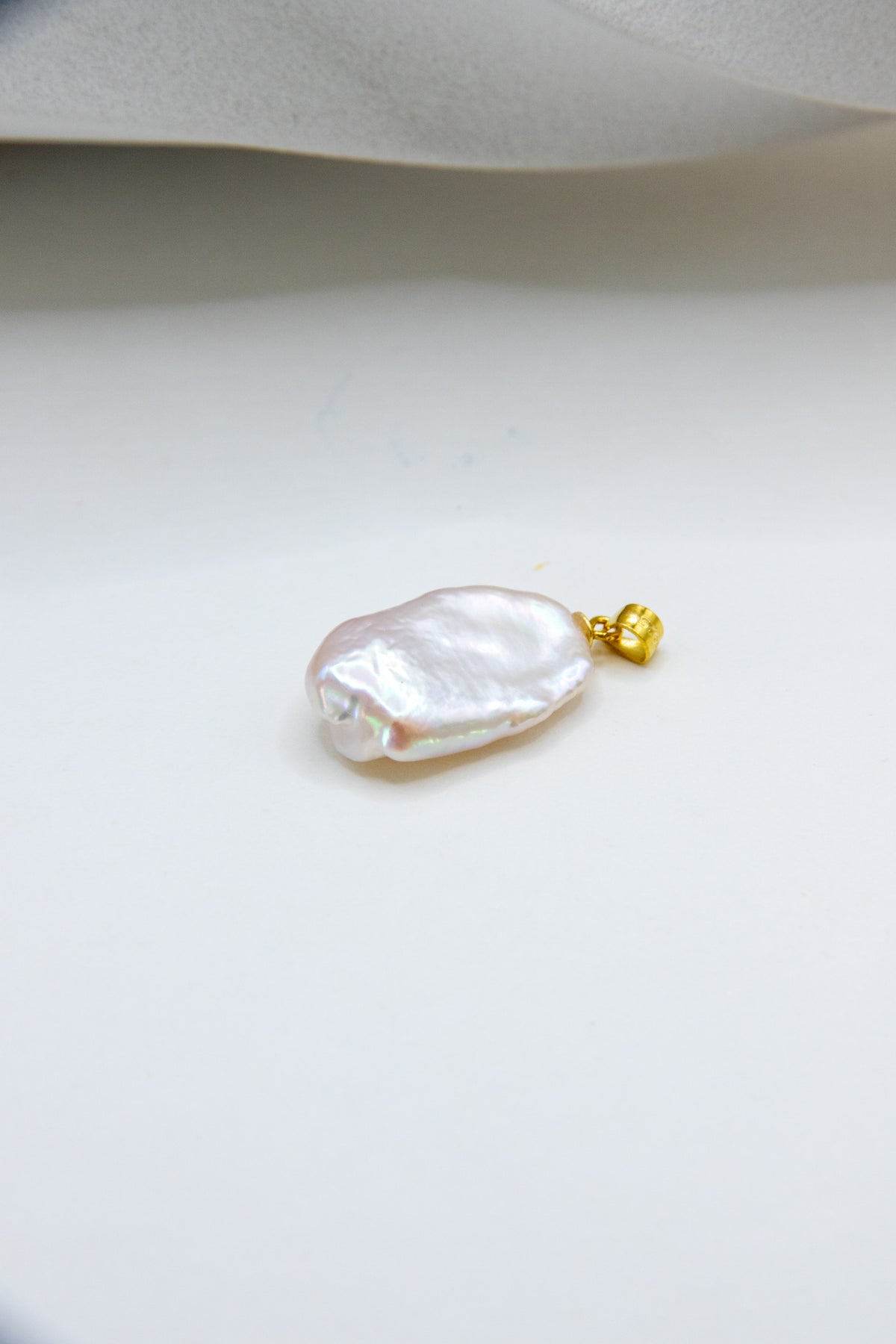 Authentic White seedless petal