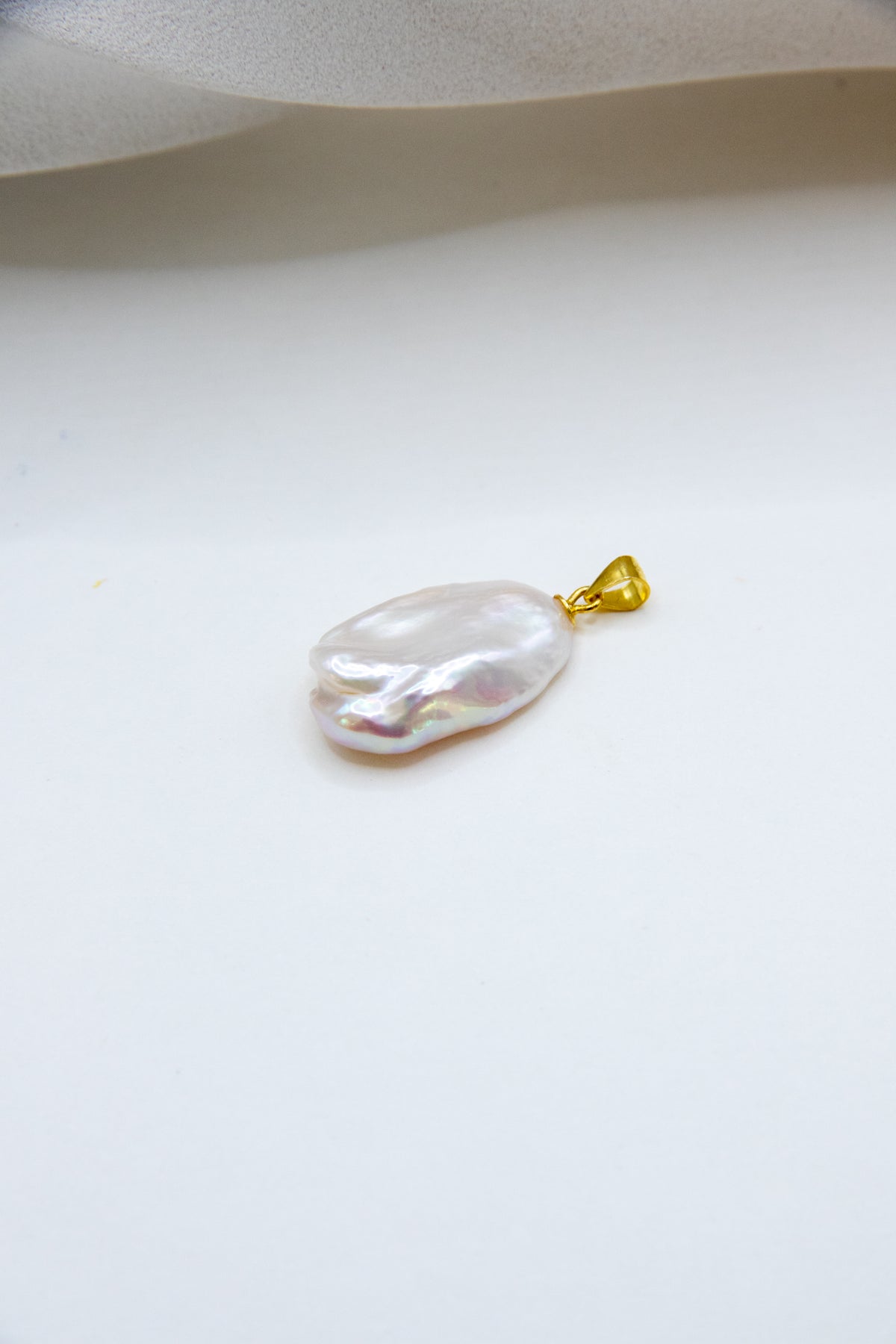 Authentic White seedless petal