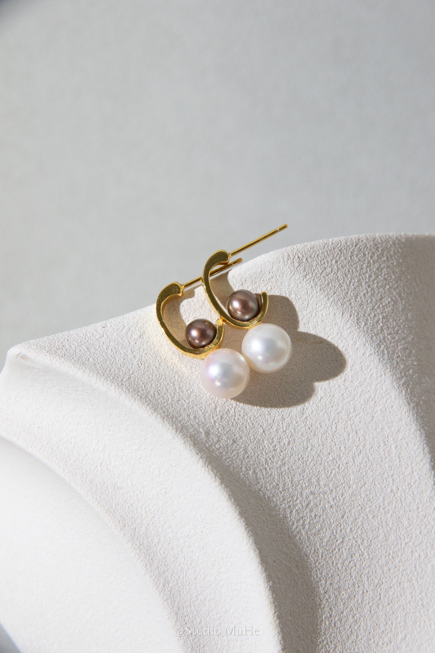 Colorful Planets-Daily ear studs with natural freshwater pearls.