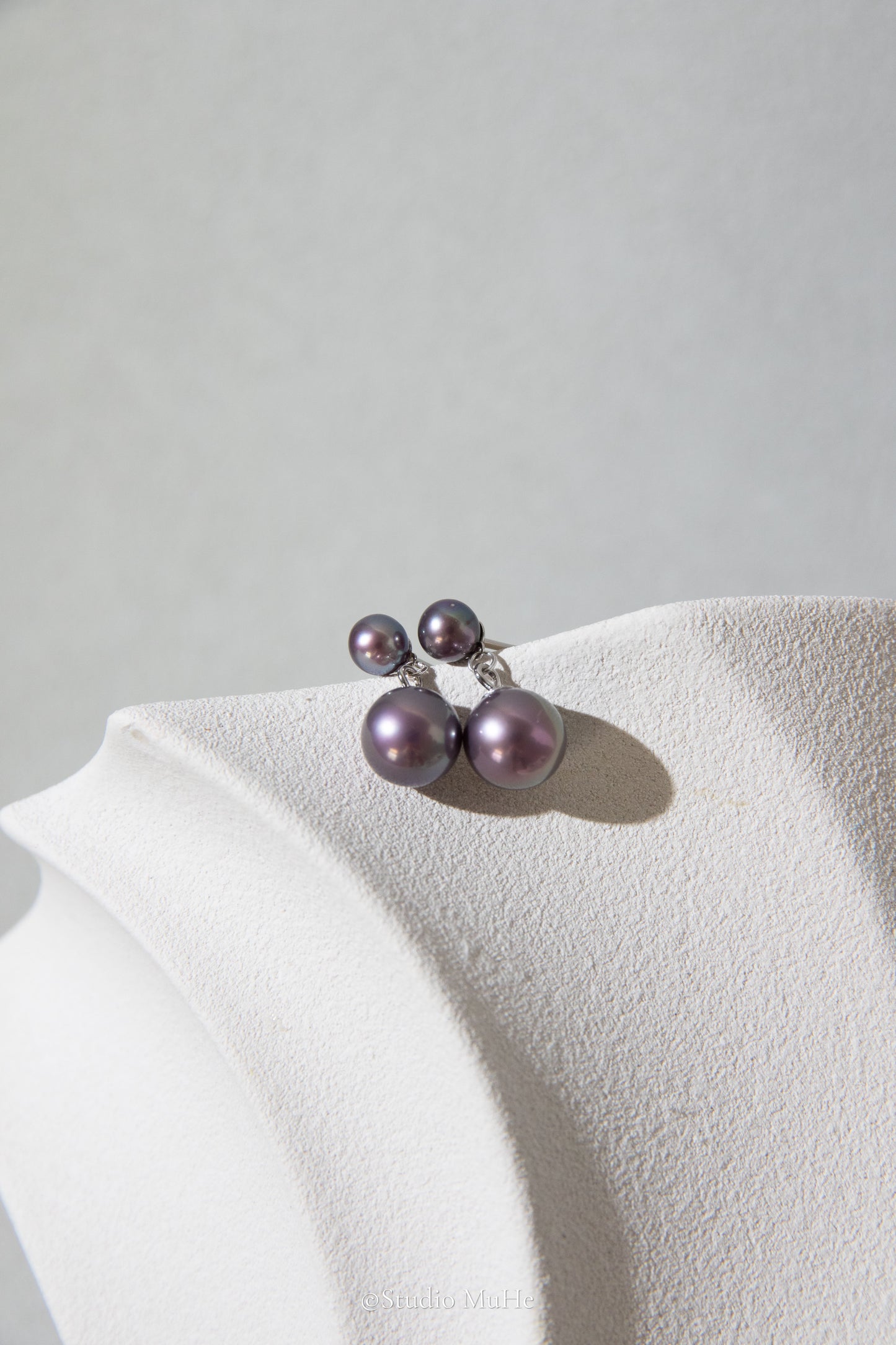 Midnight rain-excellent level natural dark purple double pearl ear studs.