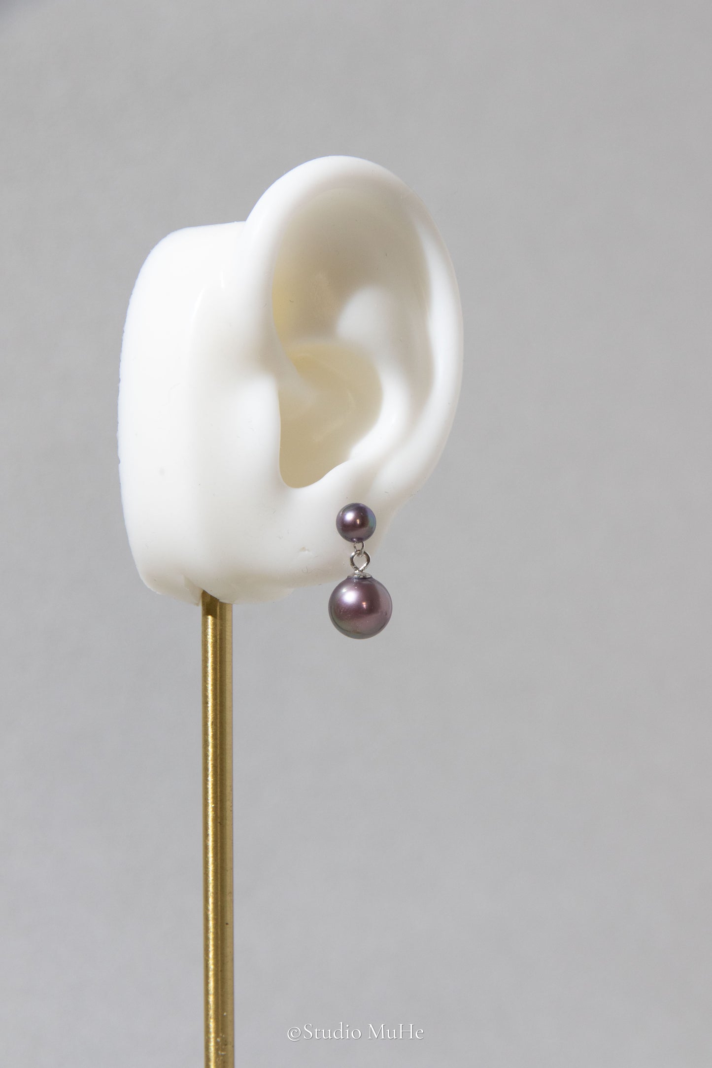 Midnight rain-excellent level natural dark purple double pearl ear studs.
