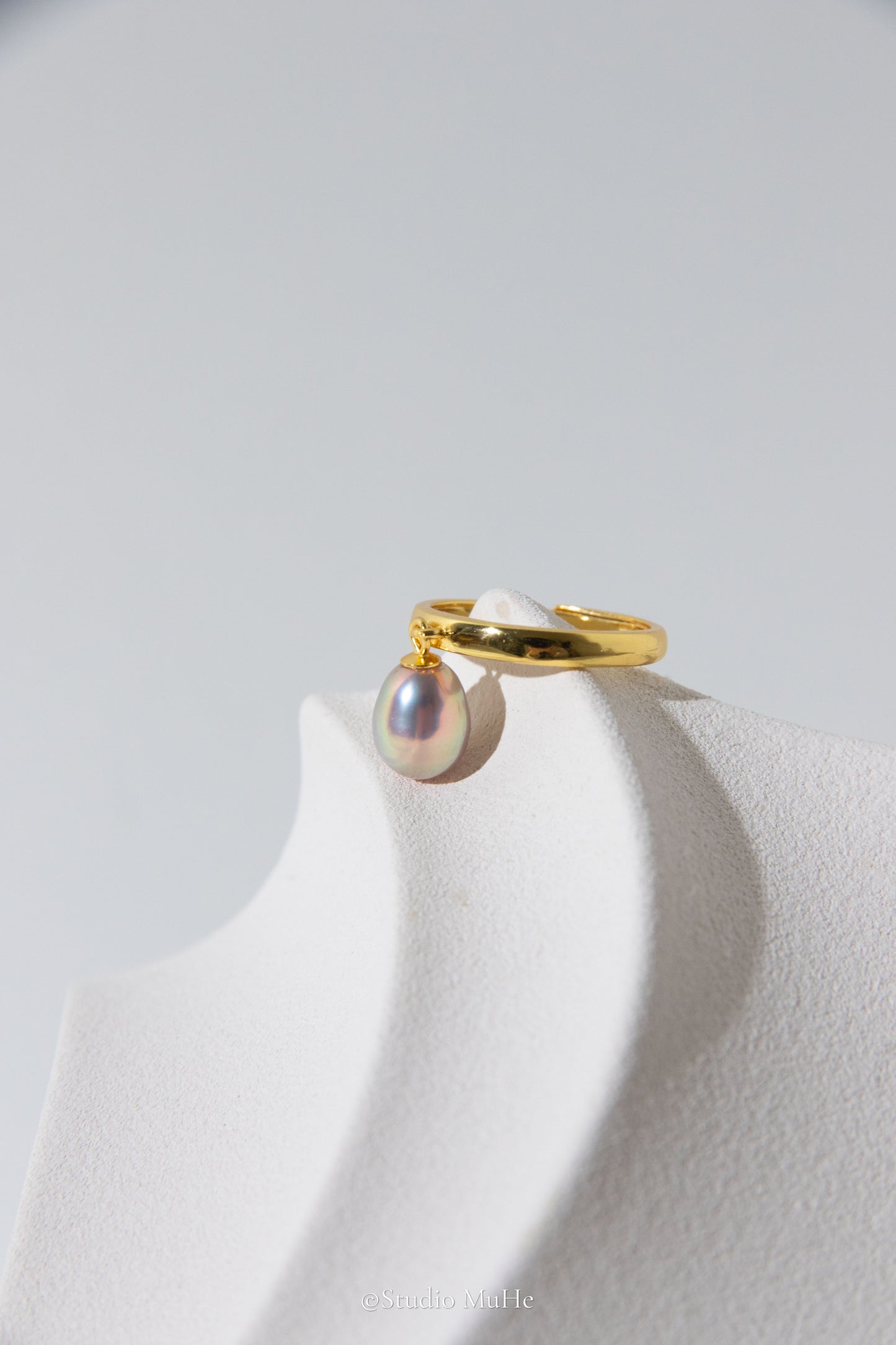 Golden Pink apple- Excellent level drop shaped freshwater pearl ring in dancing structure