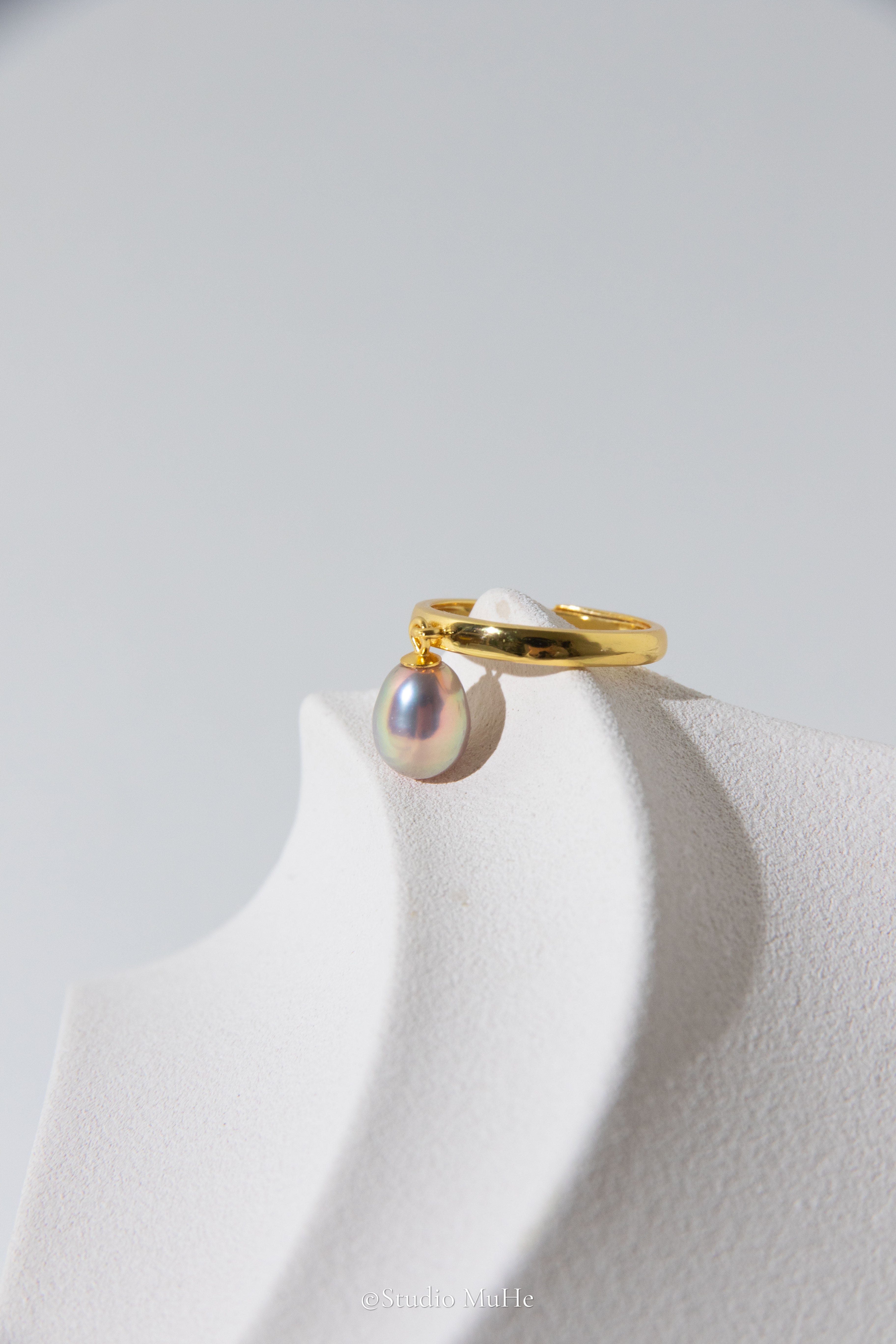 Golden Pink apple- Excellent level drop shaped freshwater pearl ring in dancing structure