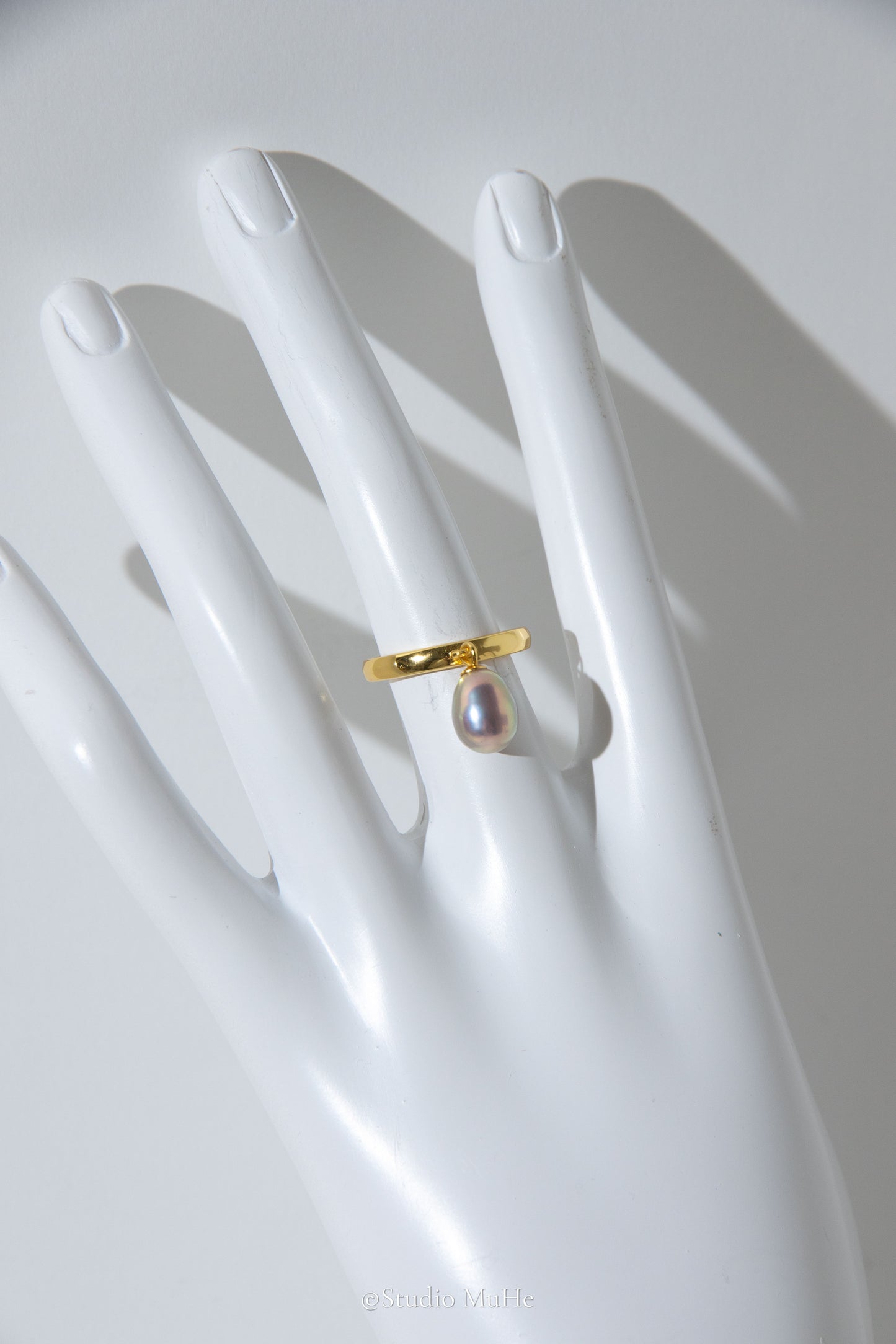 Golden Pink apple- Excellent level drop shaped freshwater pearl ring in dancing structure