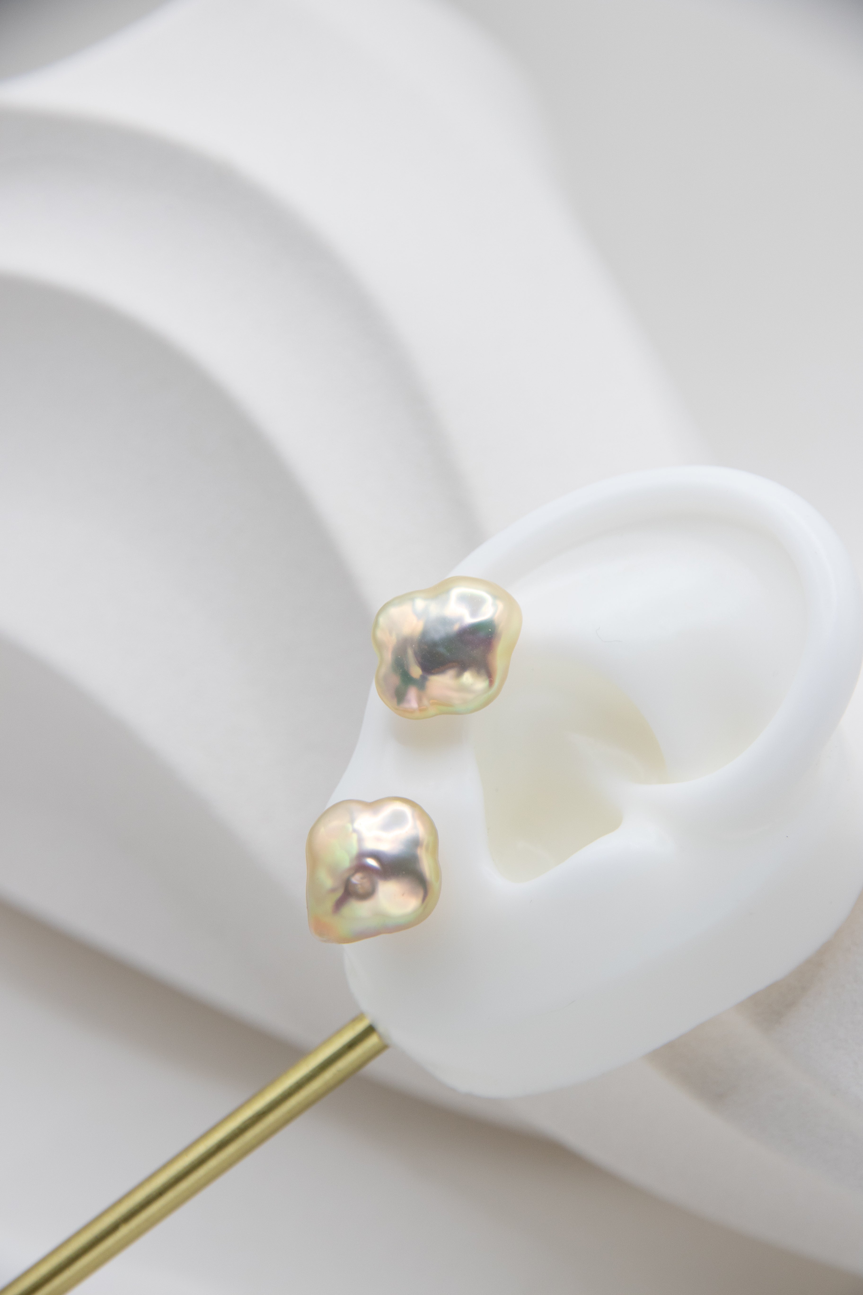 Excellent Level Translucent Crystal Golden Clover Ear Studs