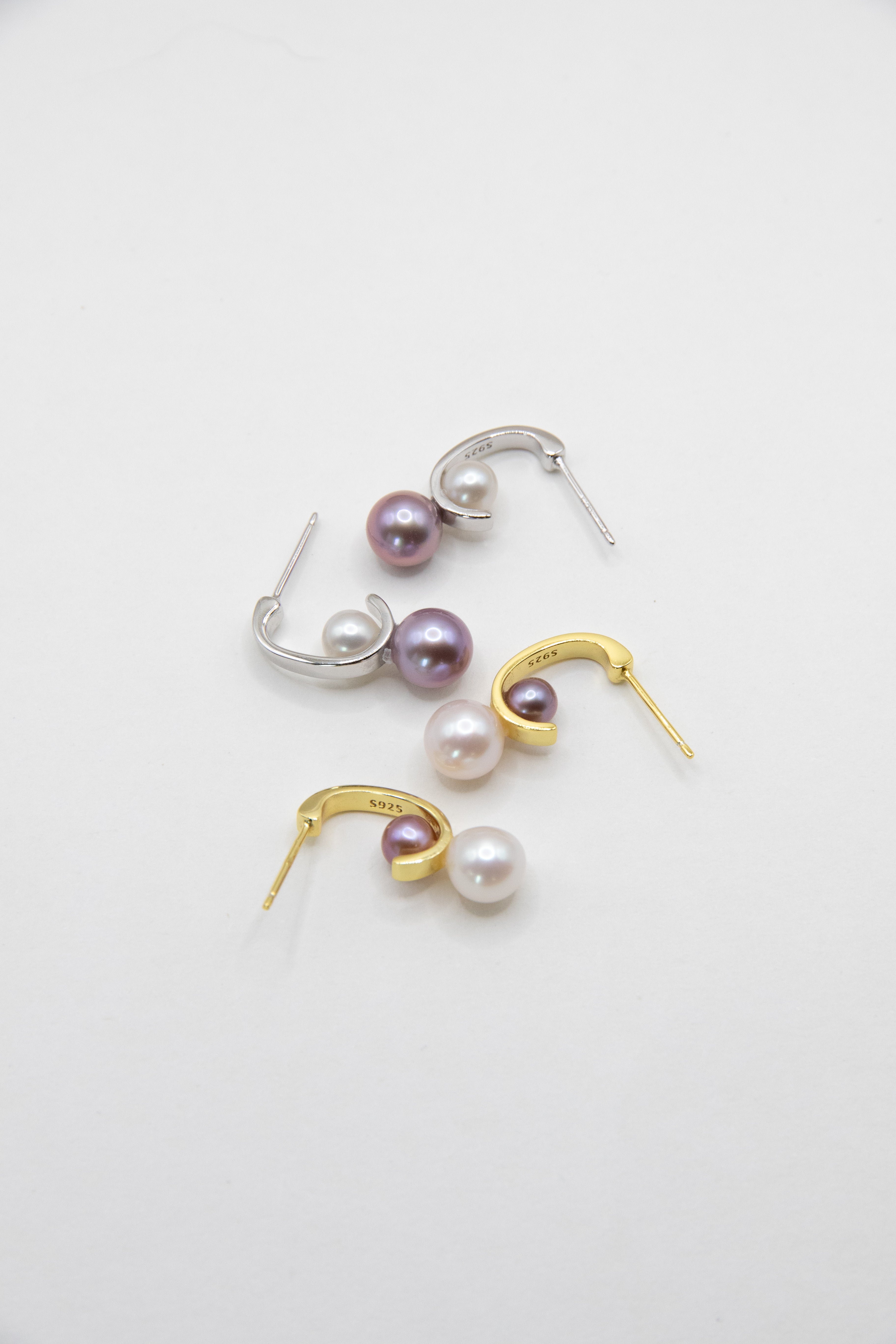 Contrasting Everyday Double-Pearl Studs