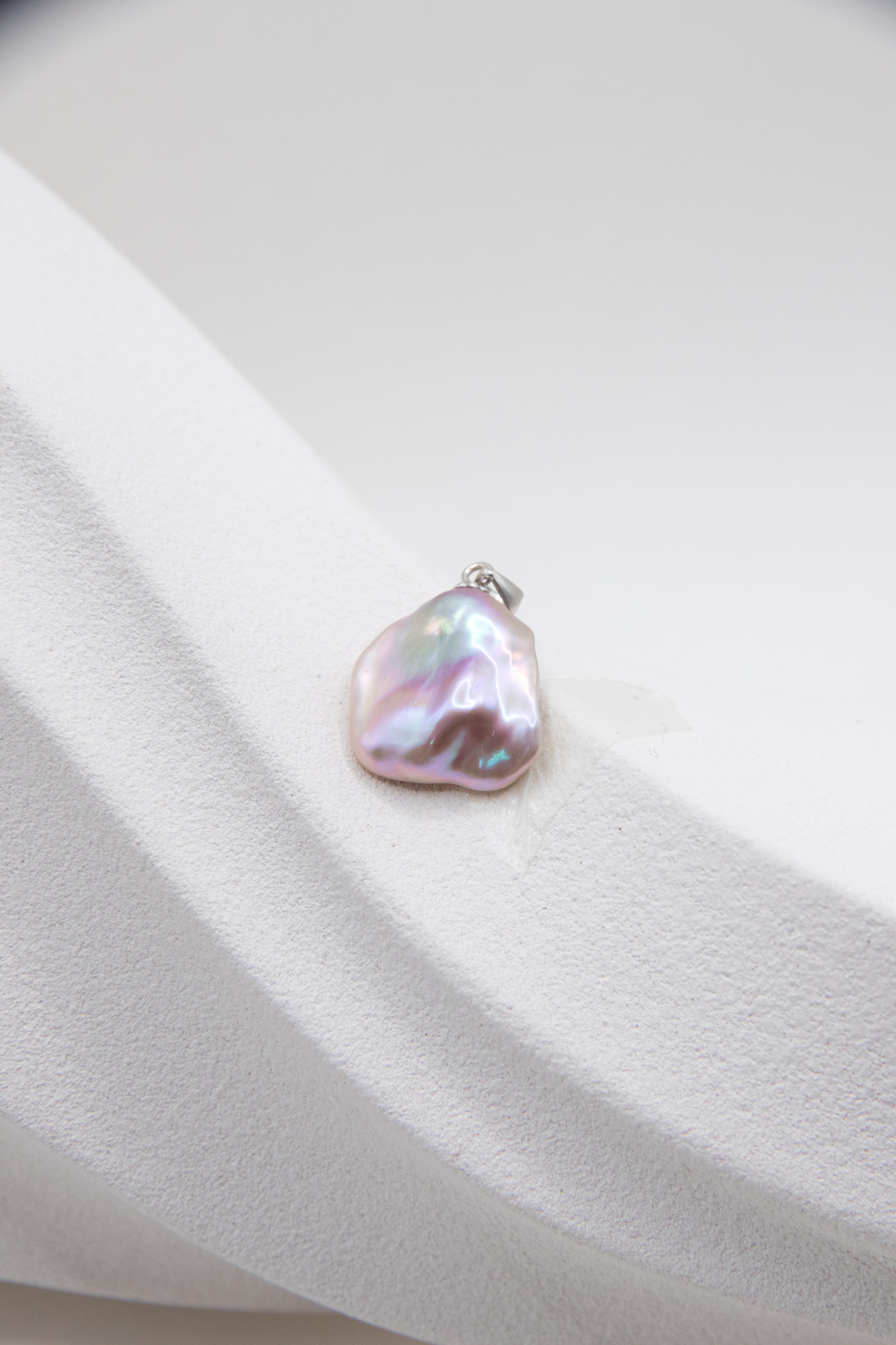 Silver-Purple Metallic Petal Pearl