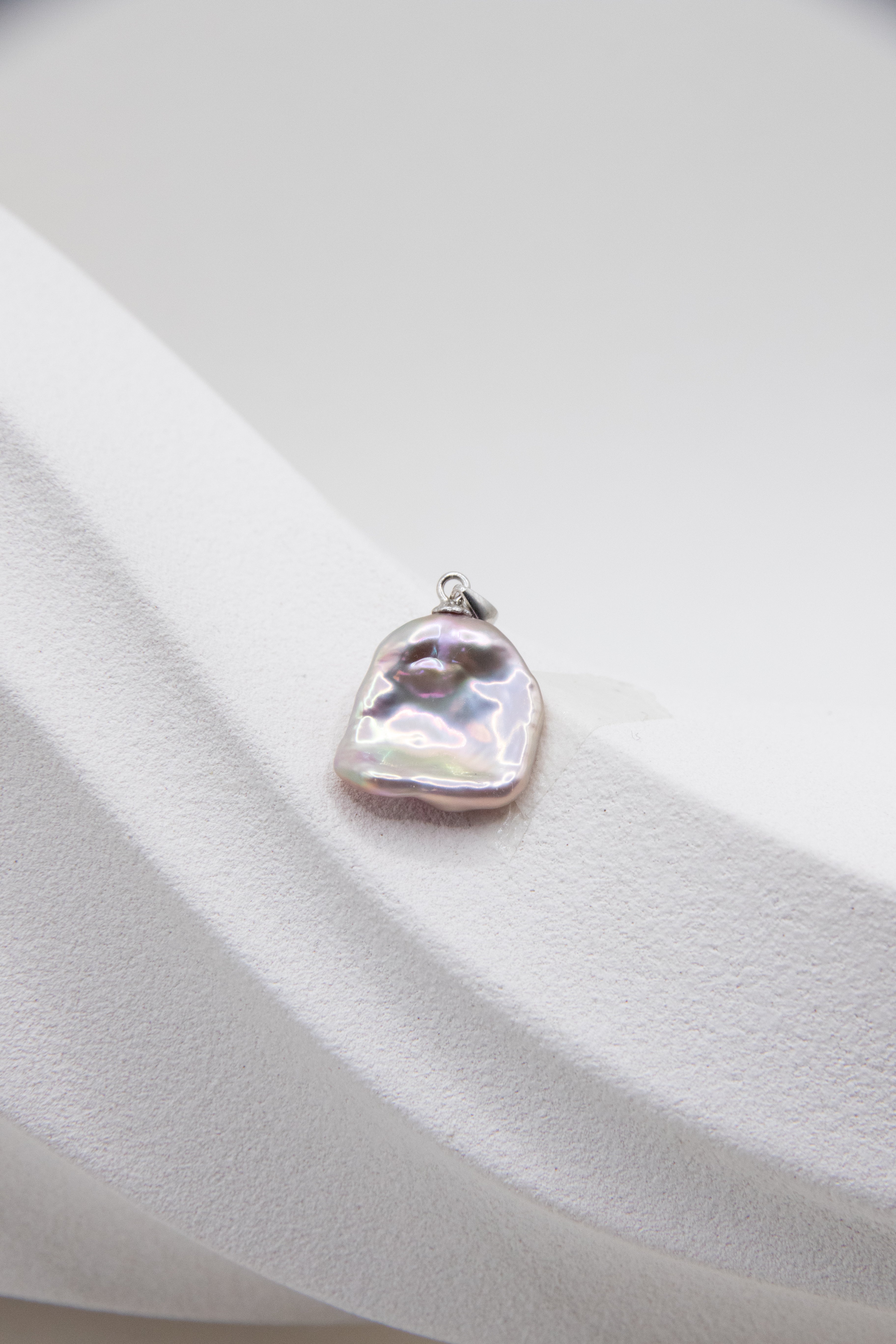 Silver-Purple Metallic Petal Pearl