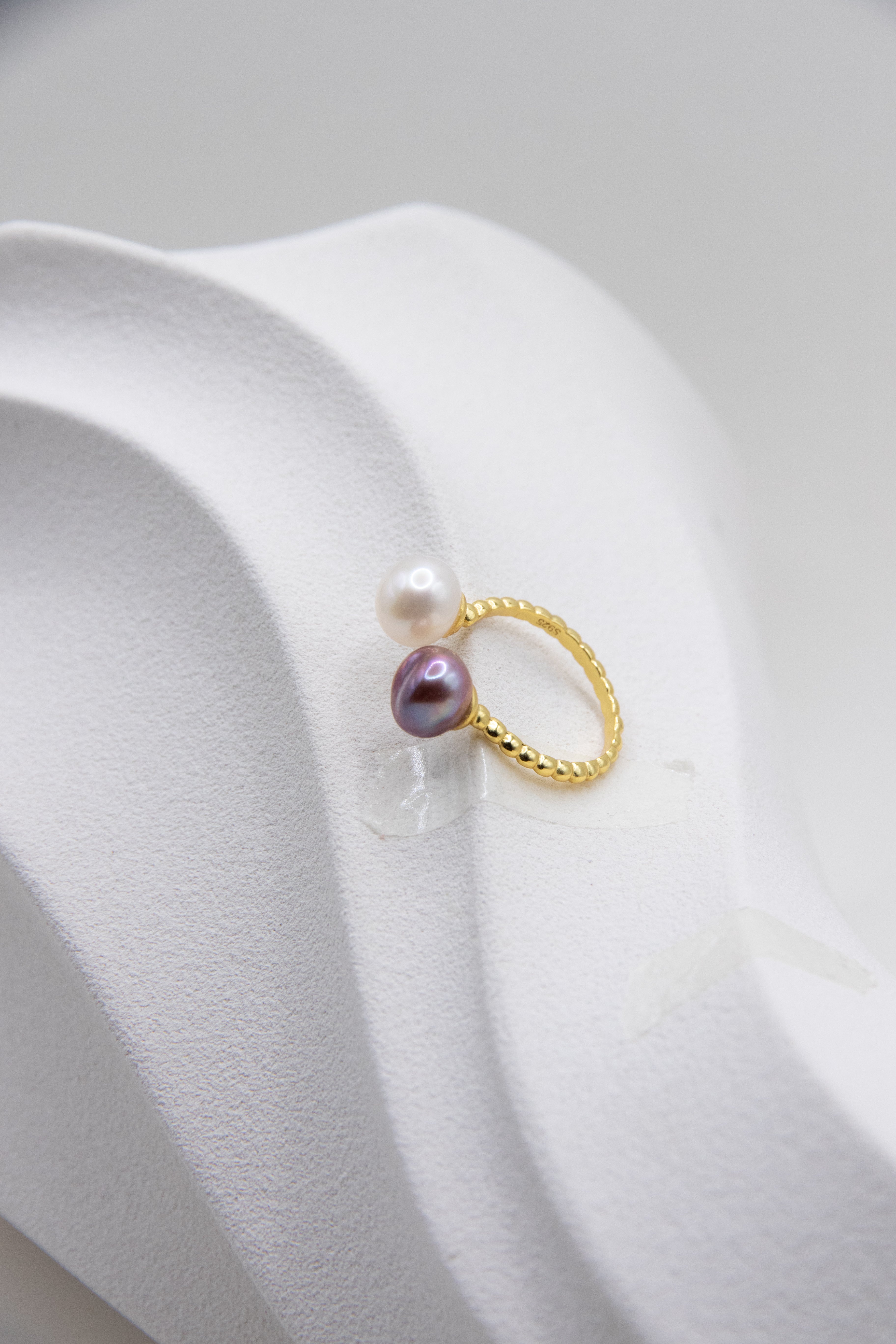 Everyday Twisted Double Pearl Ring