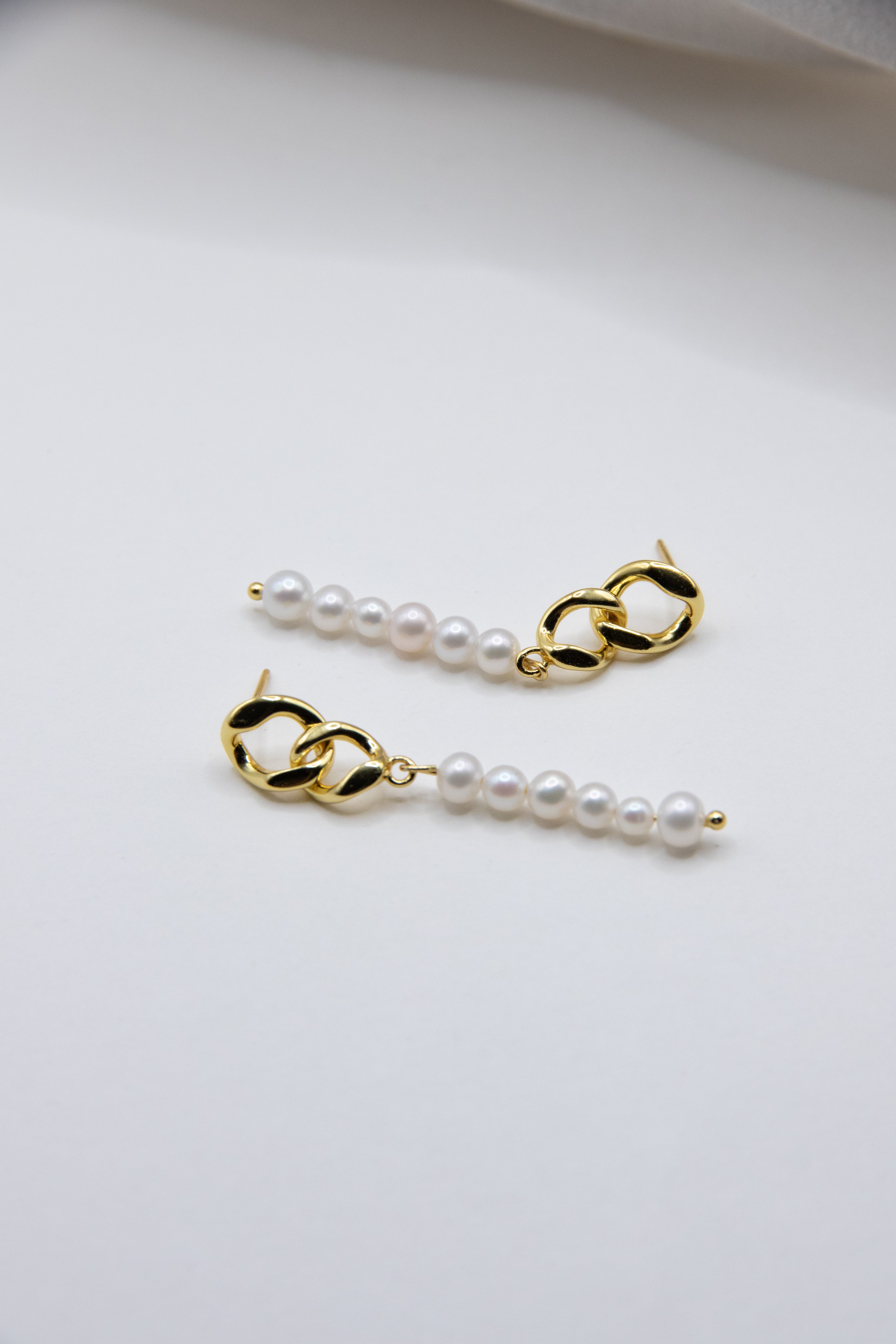 Natural White Caviar Micro Pearl Drops