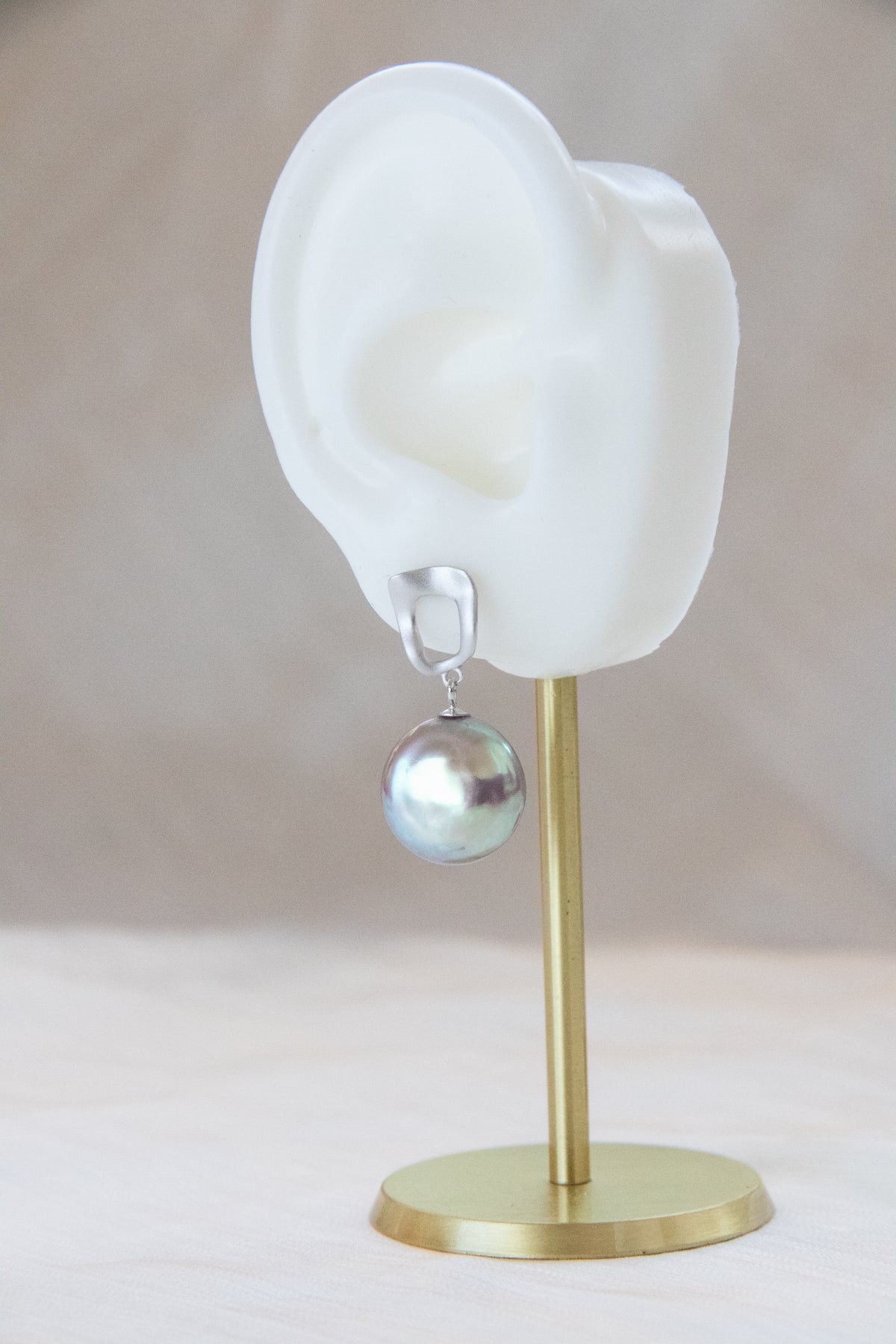 Excellent Metallic Mint Green Button pearls