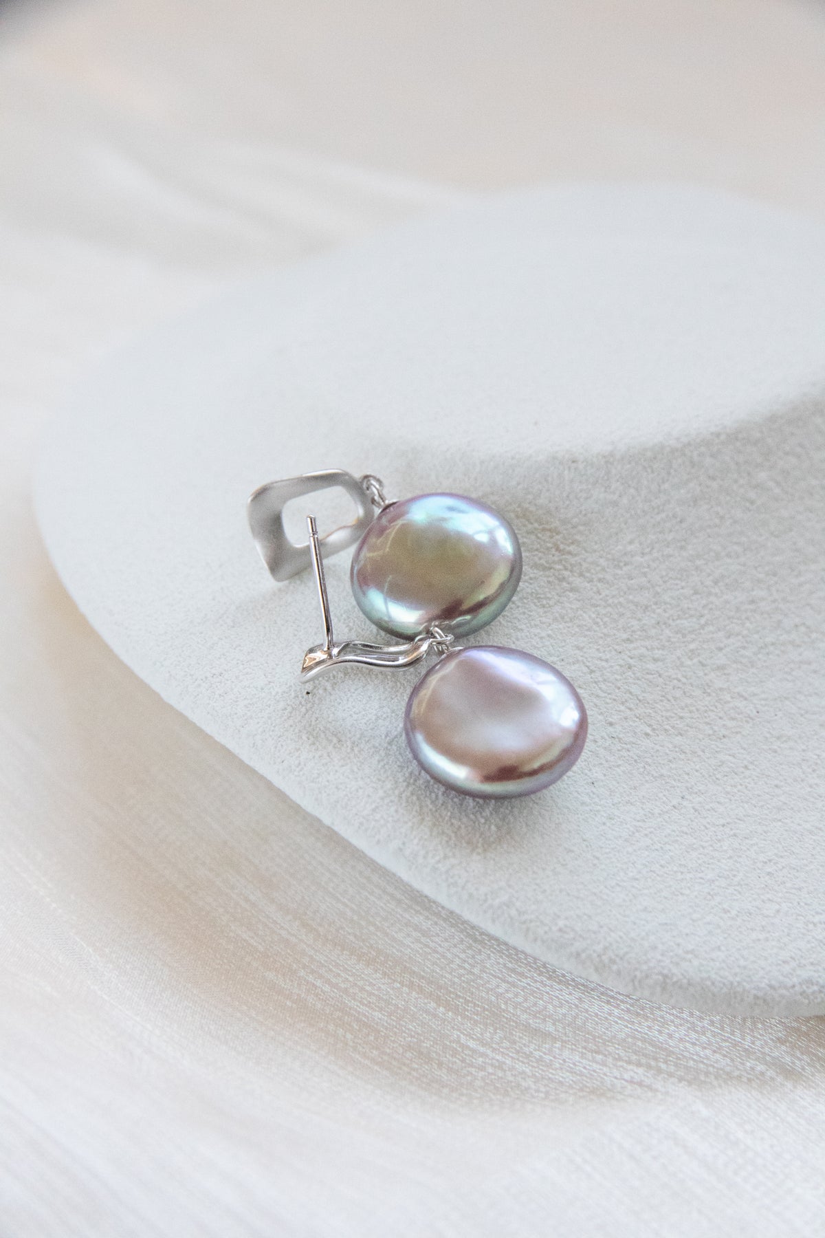 Excellent Metallic Mint Green Button pearls