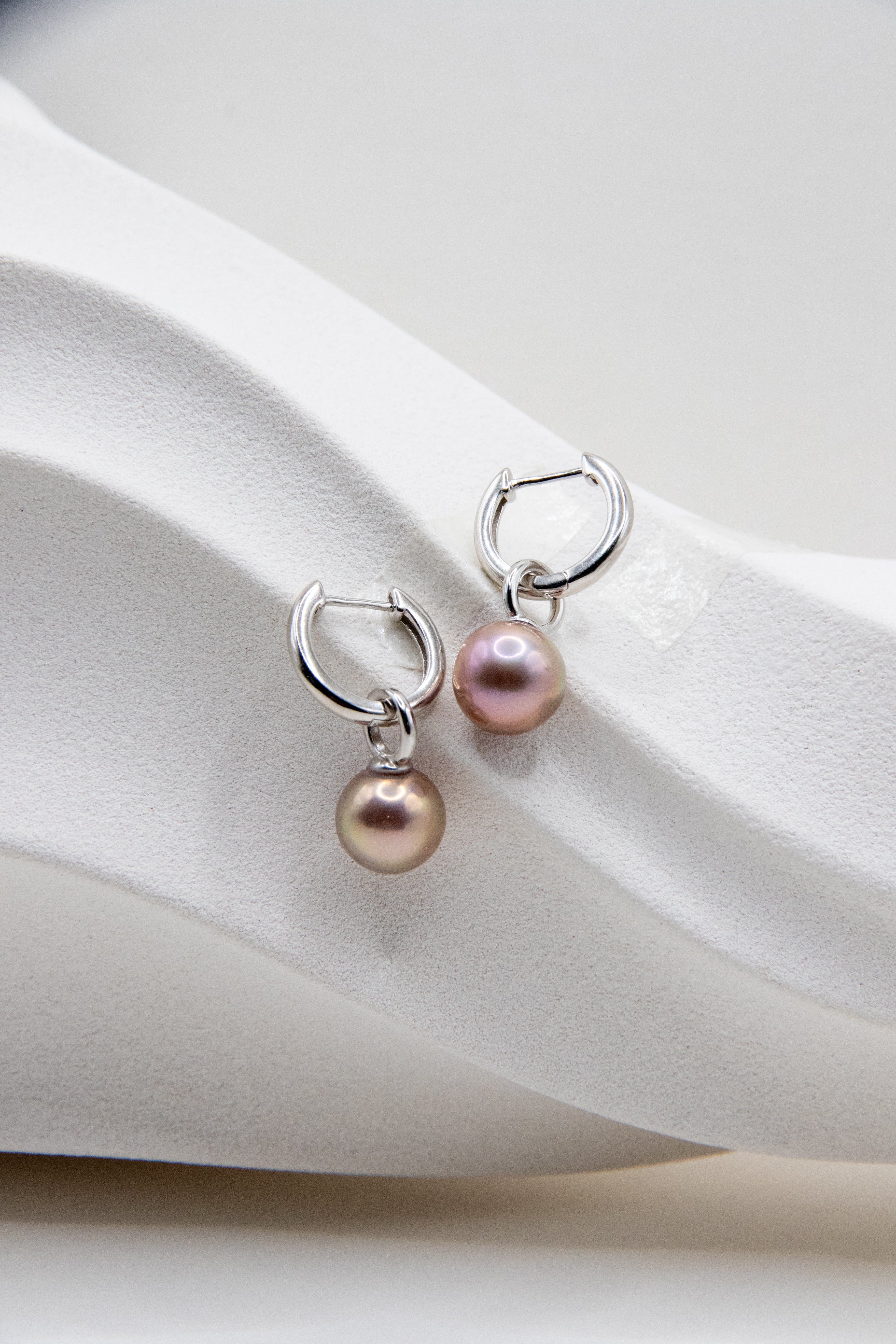 Simple metallic round pearls - Great level