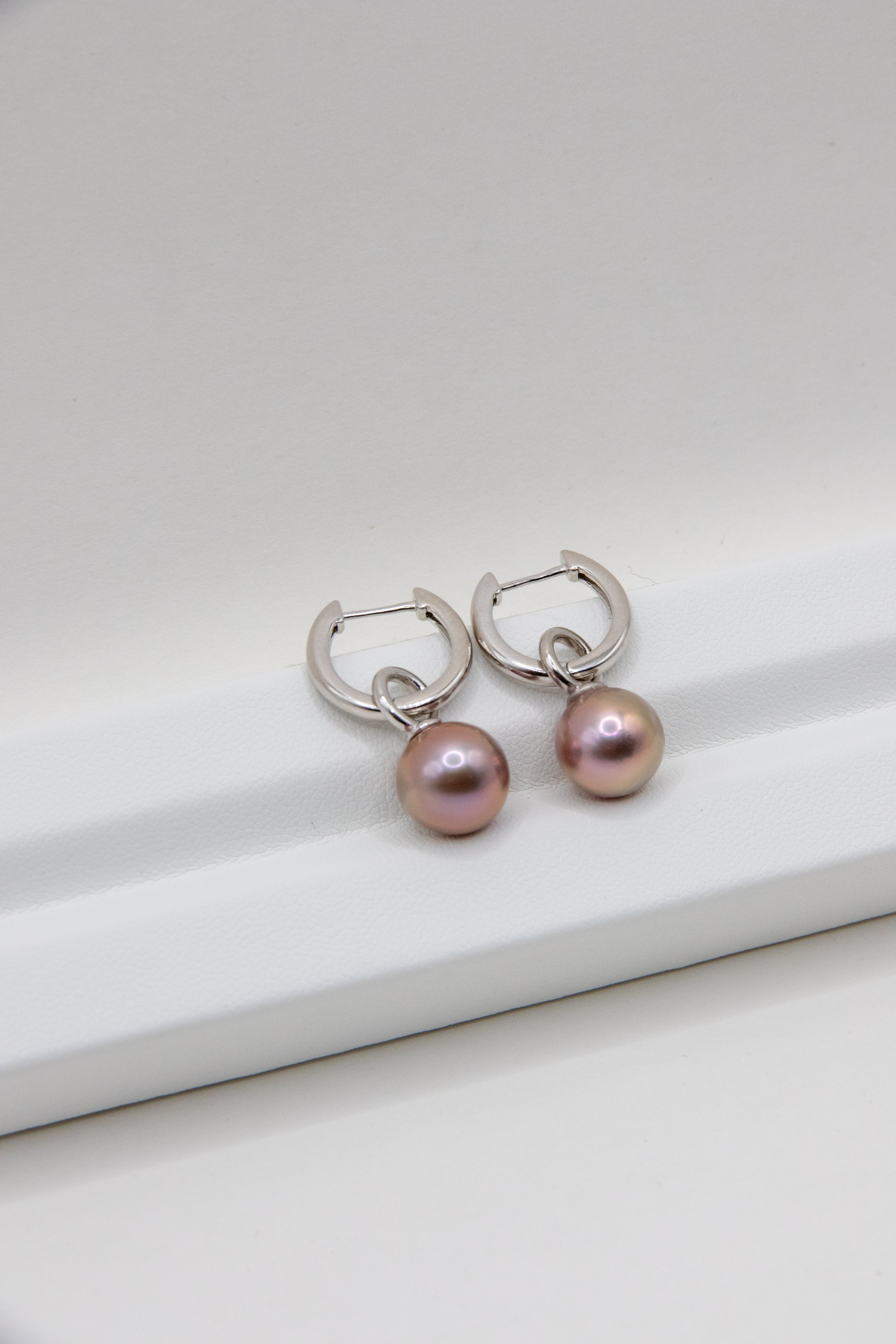 Simple metallic round pearls - Great level