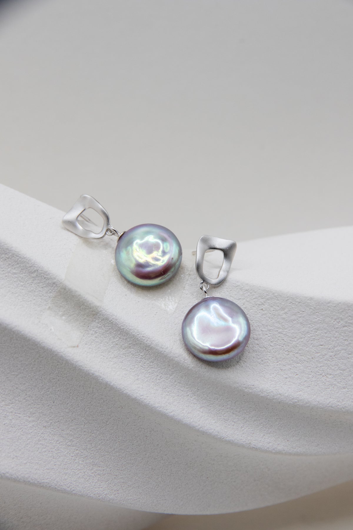 Excellent Metallic Mint Green Button pearls