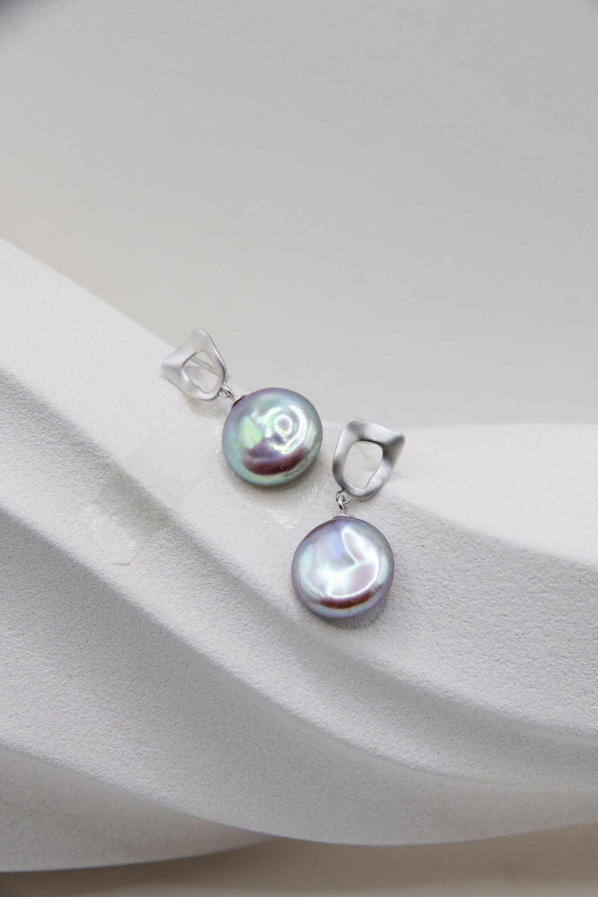 Excellent Metallic Mint Green Button pearls