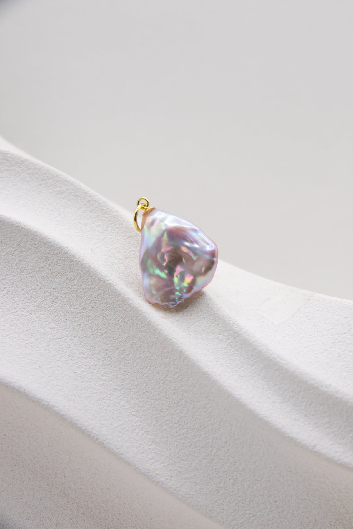Entry-Level Sweet pink Triangular petal pearl pendant