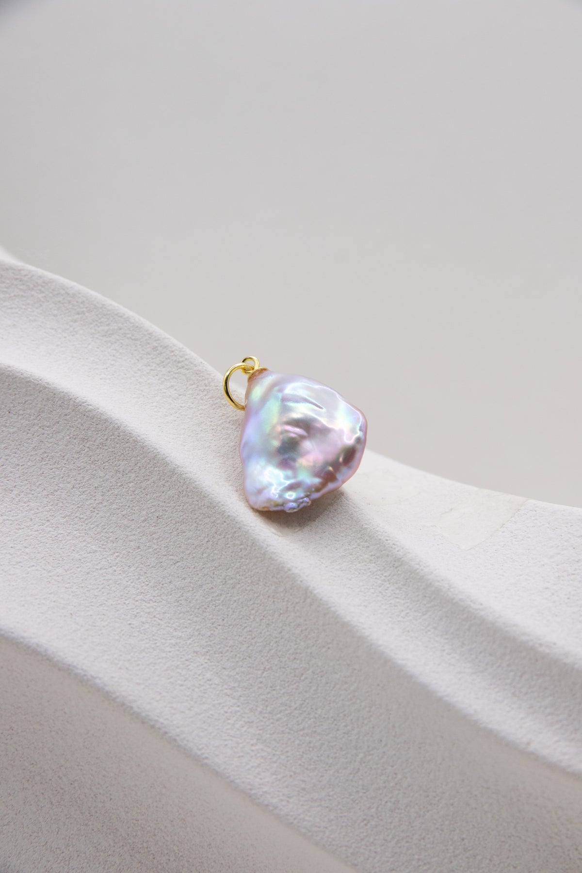Entry-Level Sweet pink Triangular petal pearl pendant