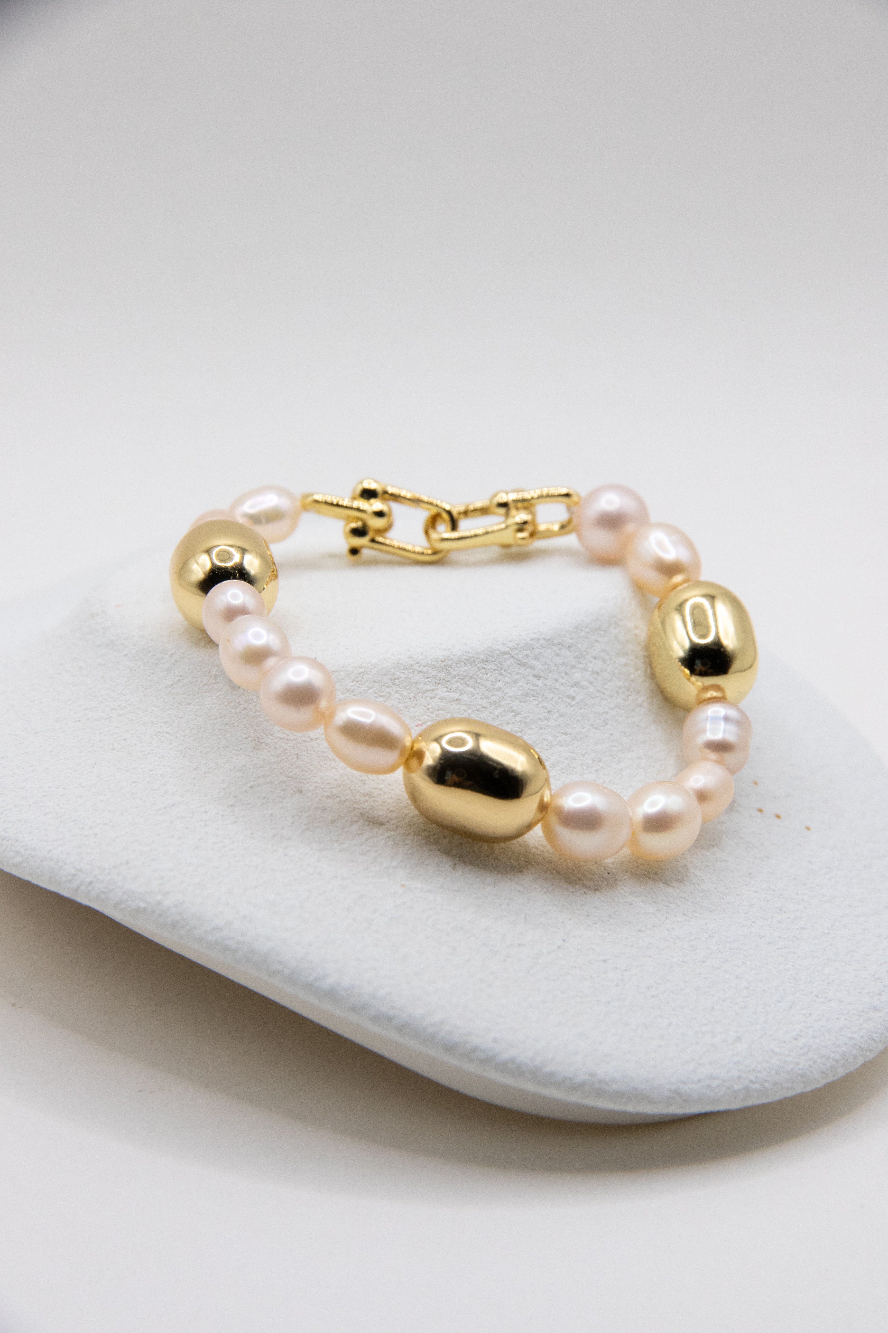 Champagne Gold Large Seedless Pearl Bracelet –Entry level