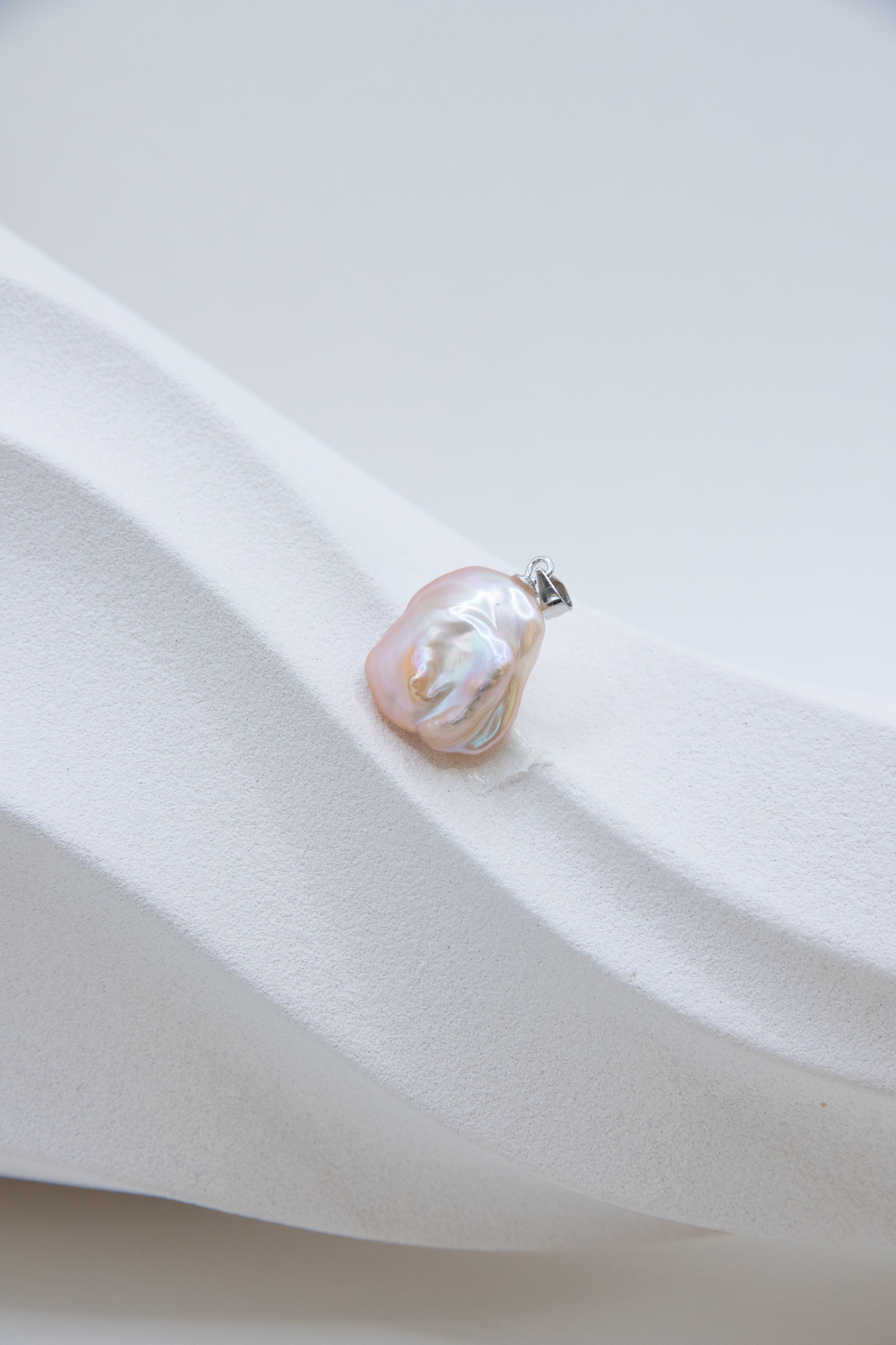 Watery Luster Pink Petal Pearl Pendant