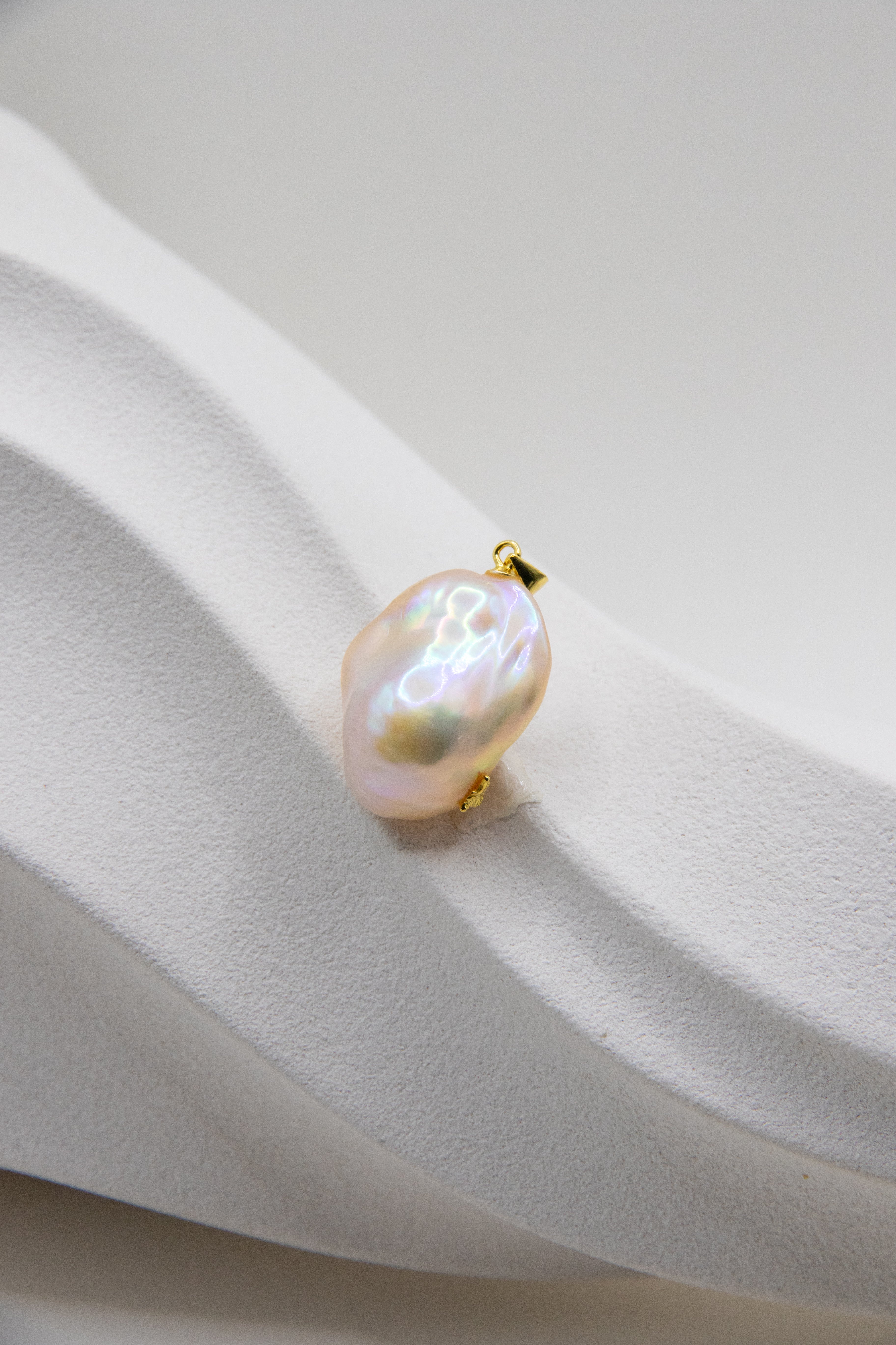 "Rainbow Champagne Jelly" Baroque Pearl Pendant