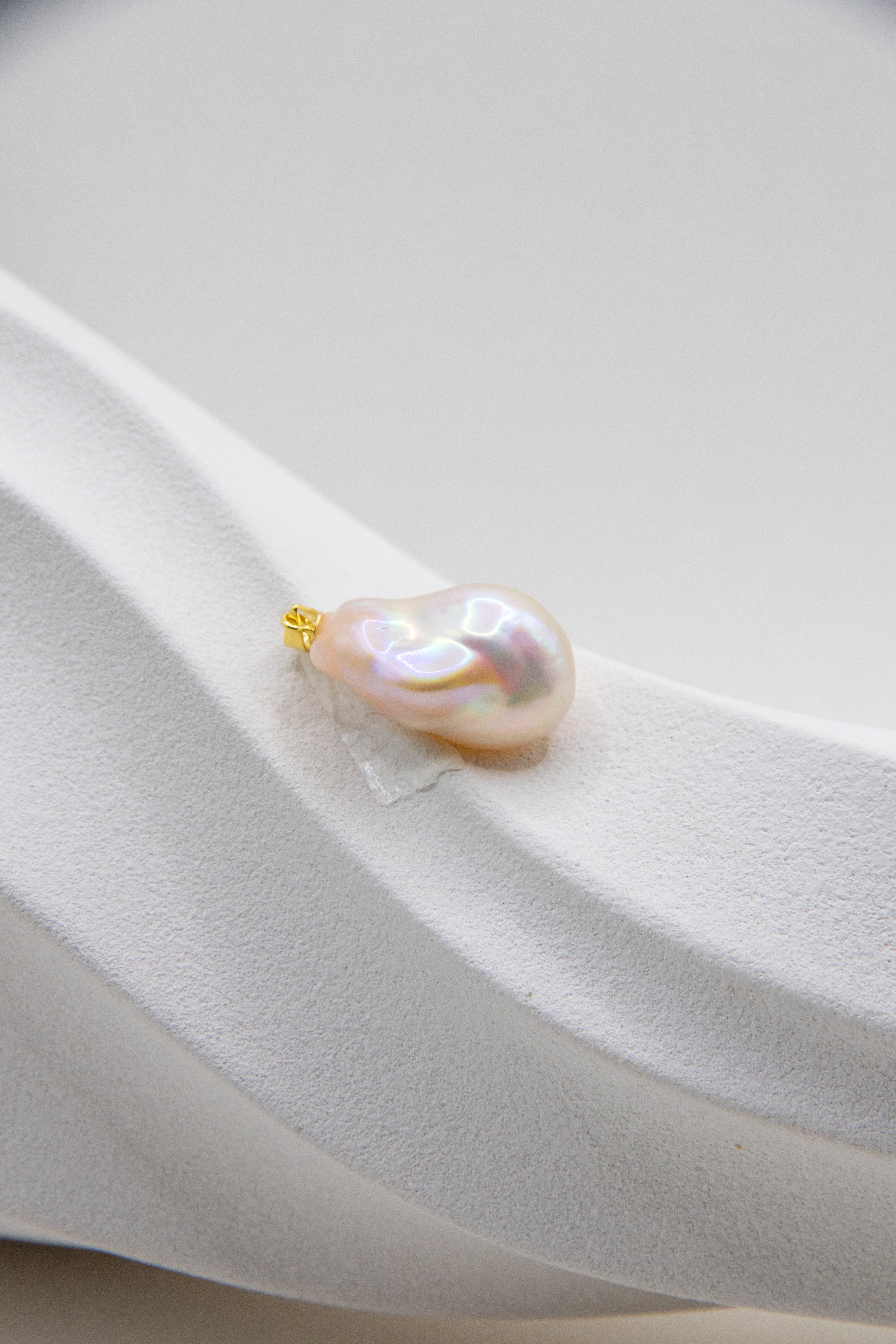 "Rainbow Champagne Jelly" Baroque Pearl Pendant