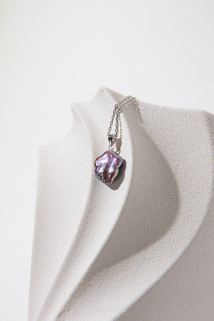 Little Violet Bloom — Natural Purple Flower-Shaped Freshwater Pearl Necklace