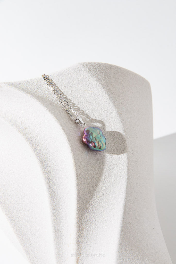 Little Violet Bloom — Natural Purple Flower-Shaped Freshwater Pearl Necklace