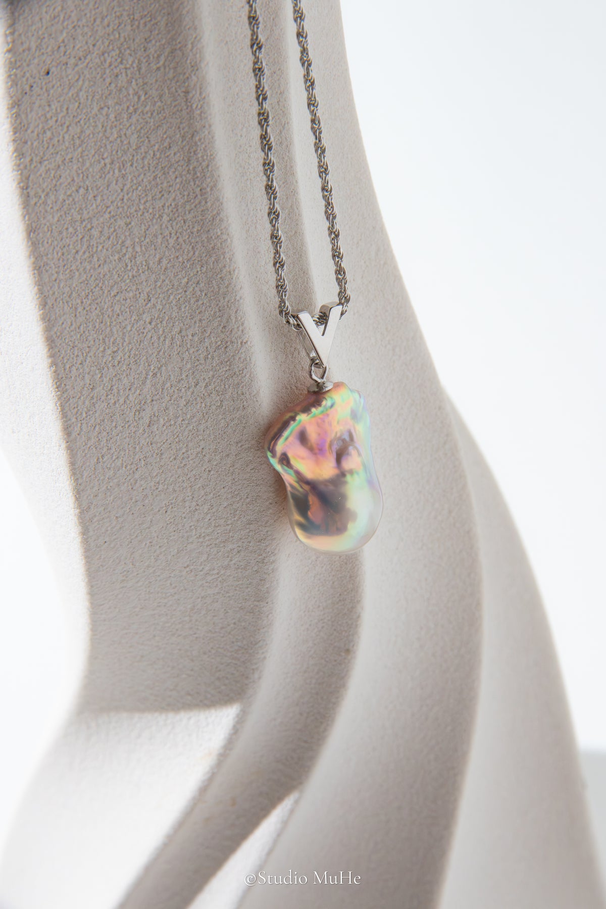 Fairy Light — Natural Pink-Green Baroque Freshwater Pearl Pendant Necklace