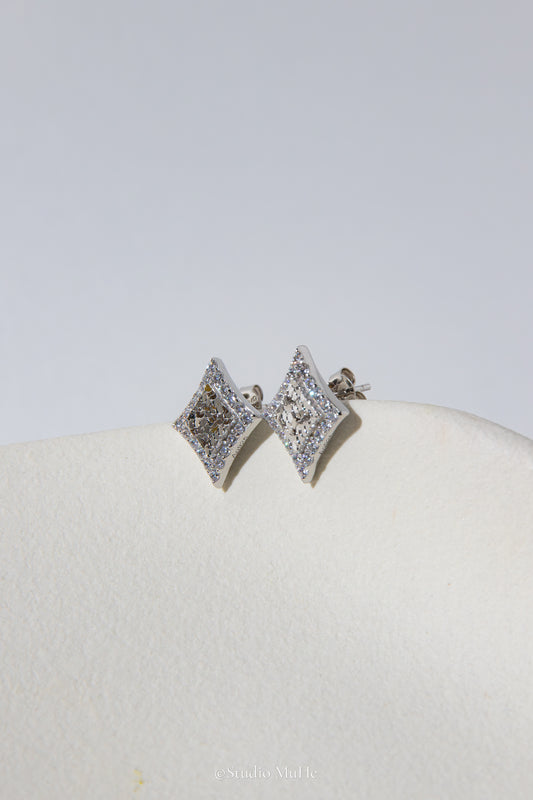 Starlight Geometry Winter Time — 18k Gold-Plated Geometric CZ Stud Earrings