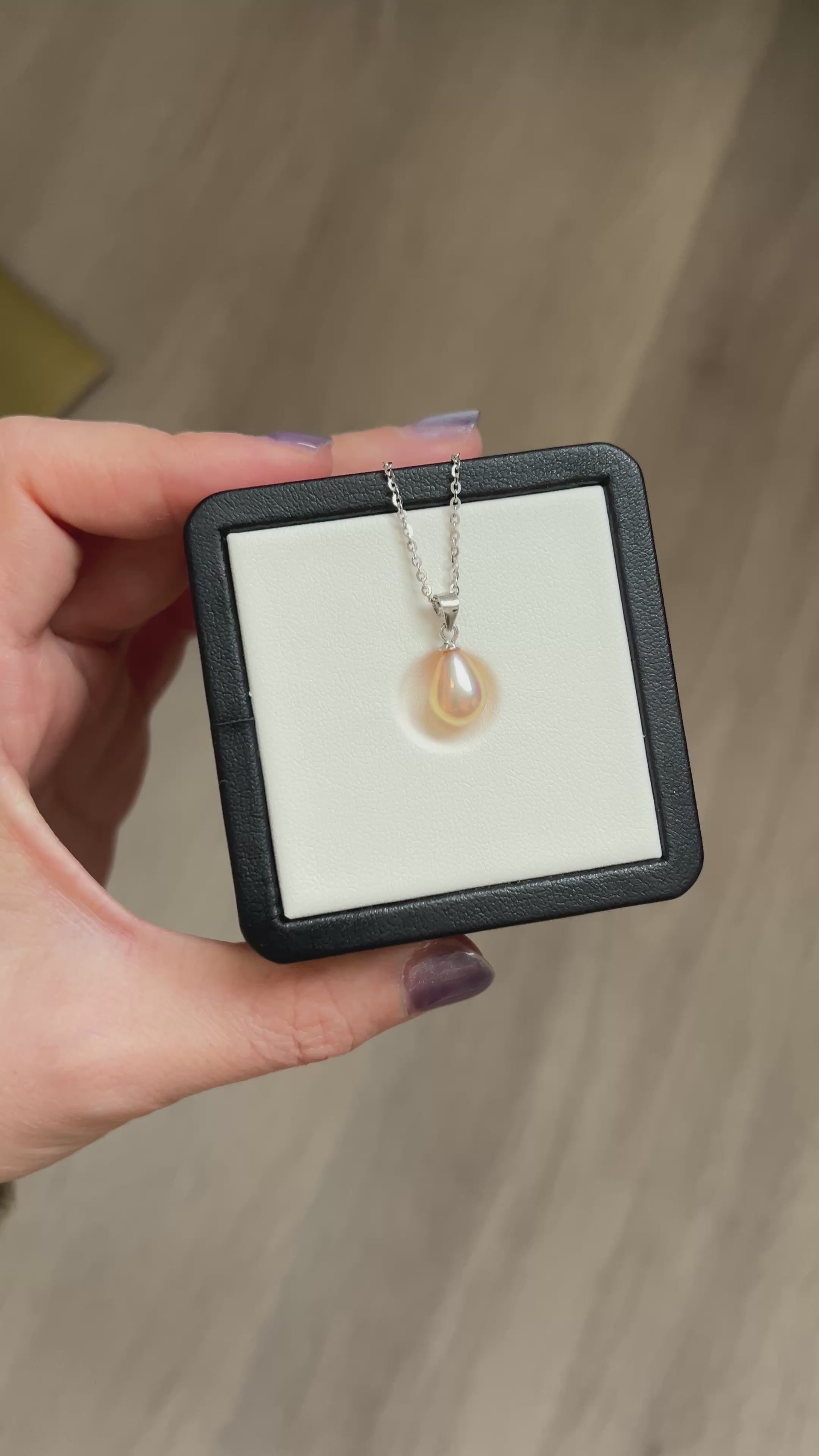 Excellent level drop pearl necklace-clear golden