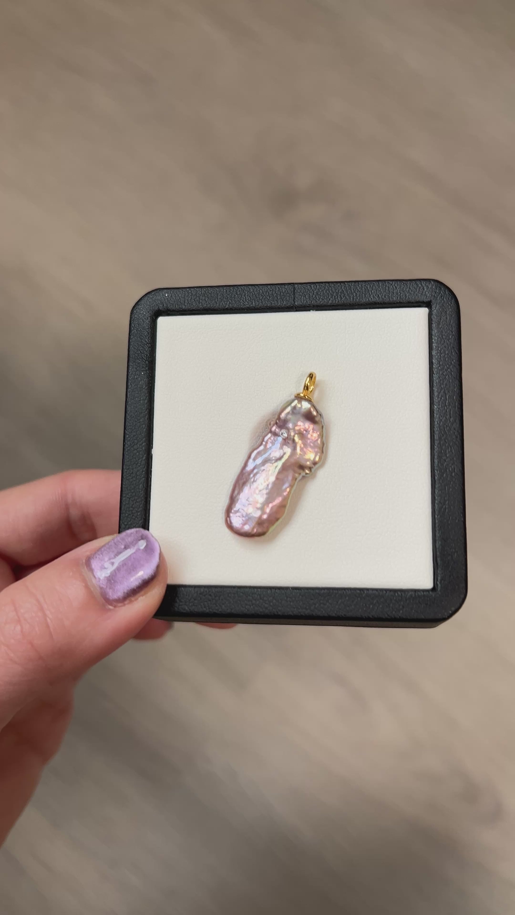 Excellent Metallic Green-Purple PiPa Baroque Pearl Pendant – Rare Seedless Long Pearl for Bold Expression