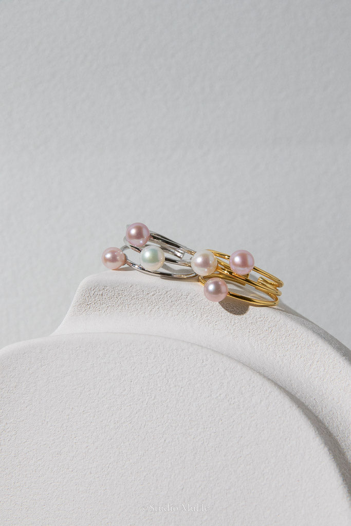 Monday Breeze — Natural White & Pink Seedless Freshwater Pearl Trio Ring