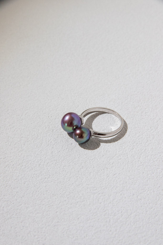 A Moment to Keep — Exceptional Blue-Green Freshwater Pearl Ring