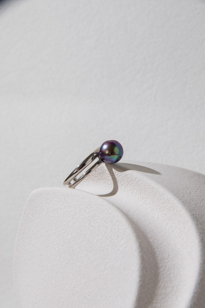 Two Sides of the Sky — Natural Two-Tone Freshwater Pearl Ring
